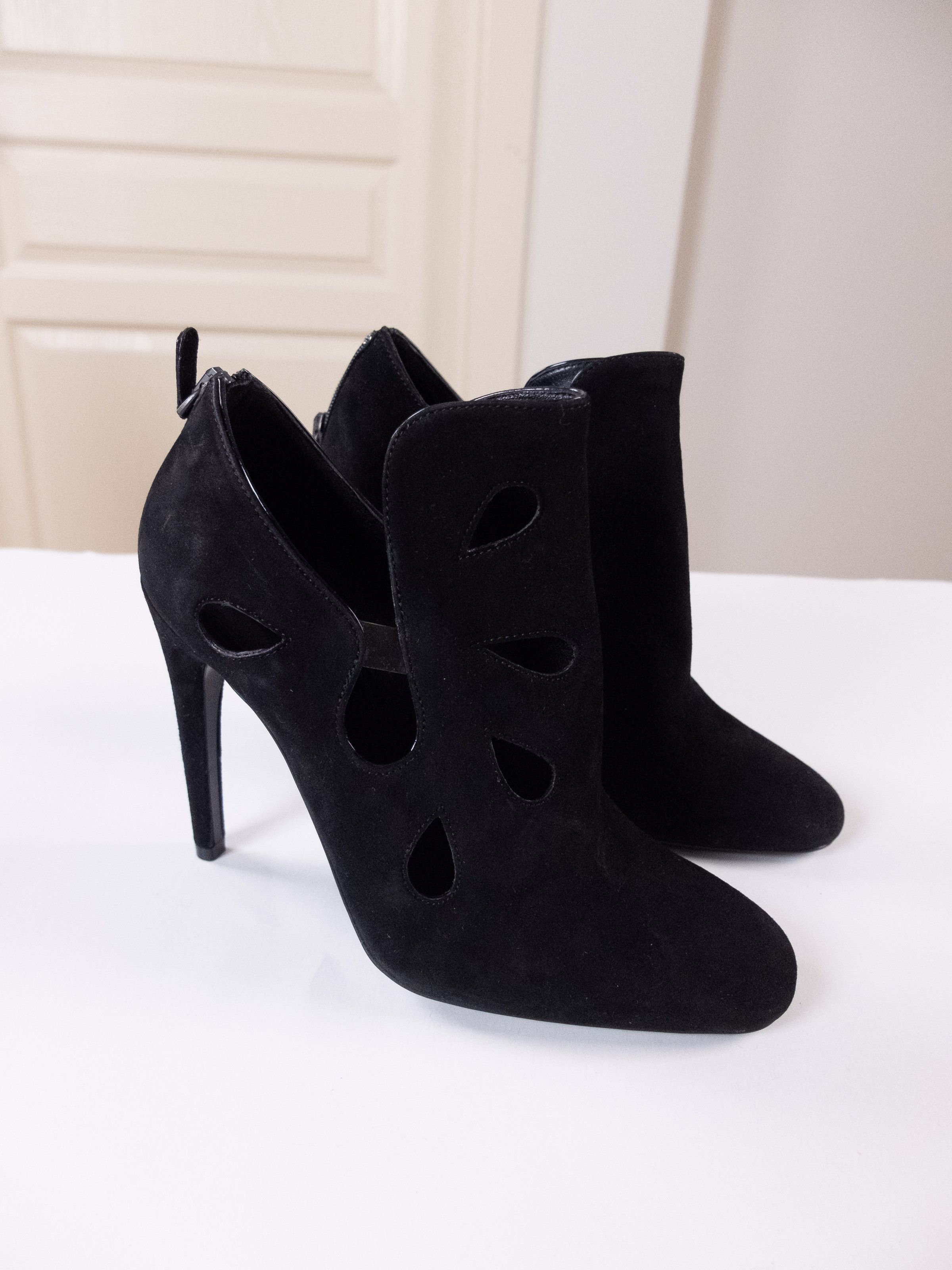 Bottega Veneta BOTTEGA VENETA black suede cutout boots bootie 7.5 37.5 q Size US 7.5 / IT 37.5 - 3 Thumbnail