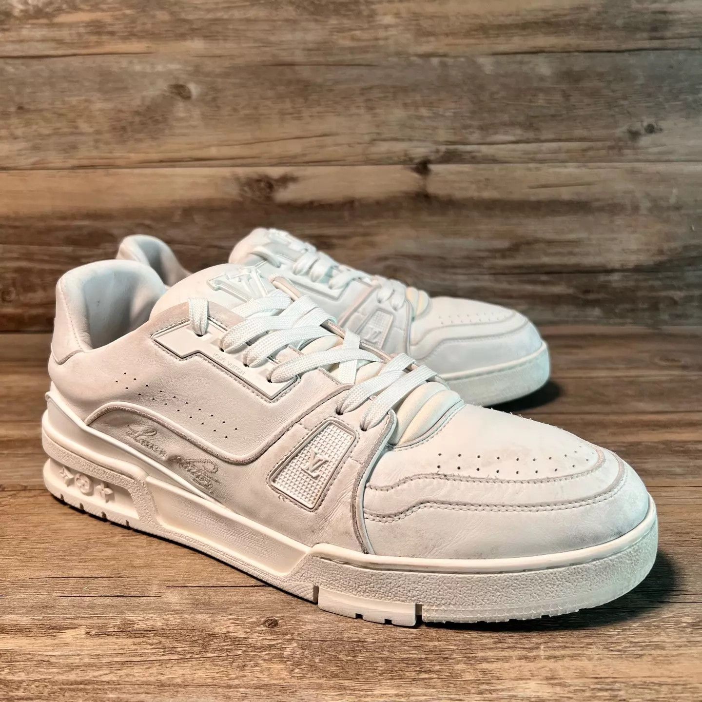 Louis Vuitton Louis Vuitton Trainer White Distressed UK9 Size US 10 / EU 43 - 2 Thumbnail