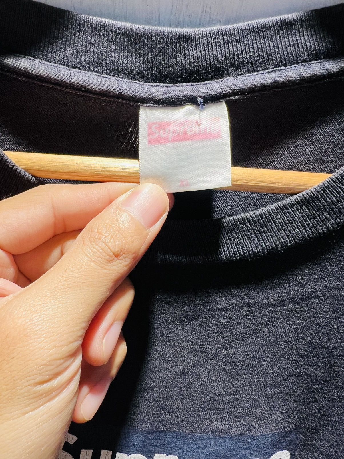 Supreme × Vintage 1999 Supreme Navy on Navy Box Logo T-Shirt Size US XL / EU 56 / 4 - 3 Thumbnail