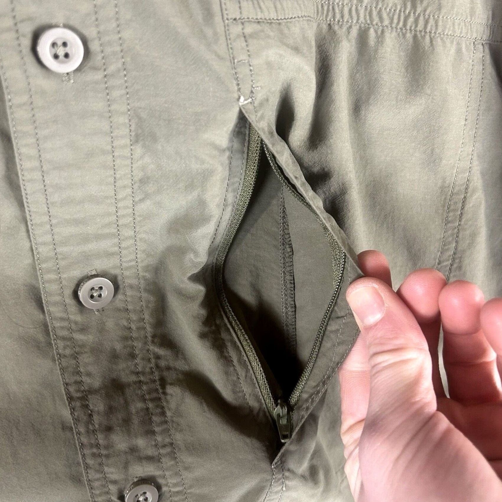 Eddie Bauer Eddie Bauer Button-Up Shirt Mens XL Green Long Sleeve Casual Pockets Camp Heritage Travex Modern Regular Fit Size US XL / EU 56 / 4 - 6 Thumbnail