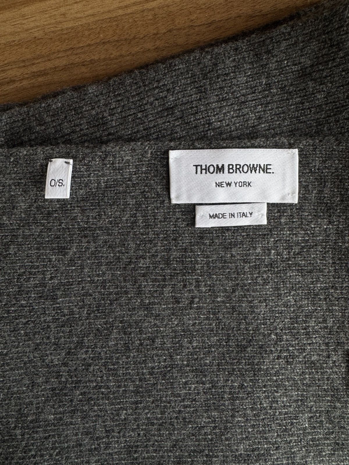 Thom Browne 🔥🔥 Thom Browne Grey 4-bar Stripe Cashmere Scarf Size ONE SIZE - 5 Thumbnail