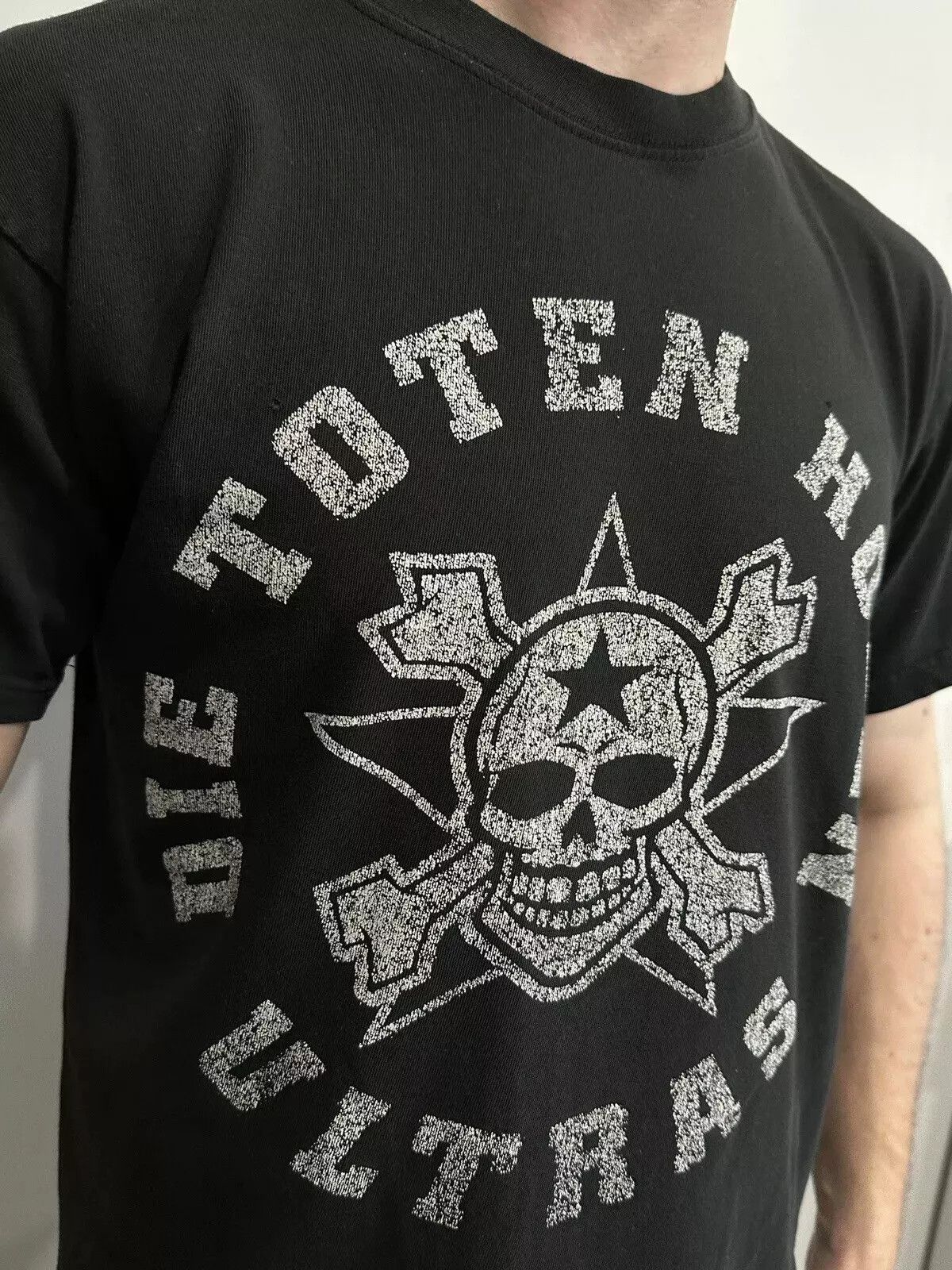 Vintage Vintage 2000s Die Toten Hosen ultras band rock shirt faded Size US S / EU 44-46 / 1 - 3 Thumbnail