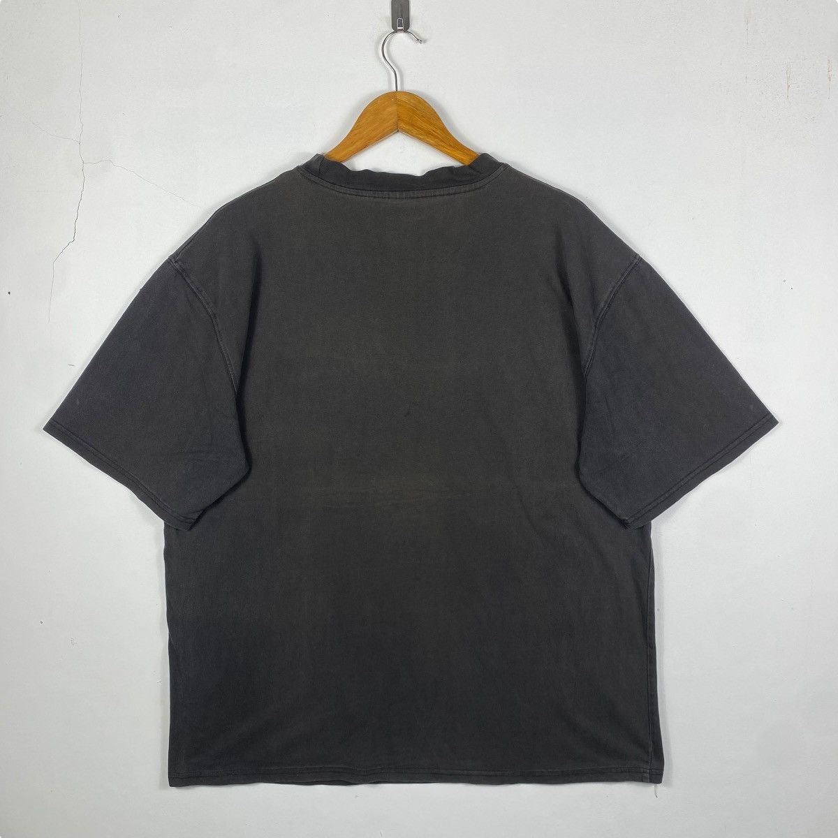 Sean John Vintage 00's SEAN JOHN Embroidery Logo Graphic Faded Tee Size US L / EU 52-54 / 3 - 4 Thumbnail