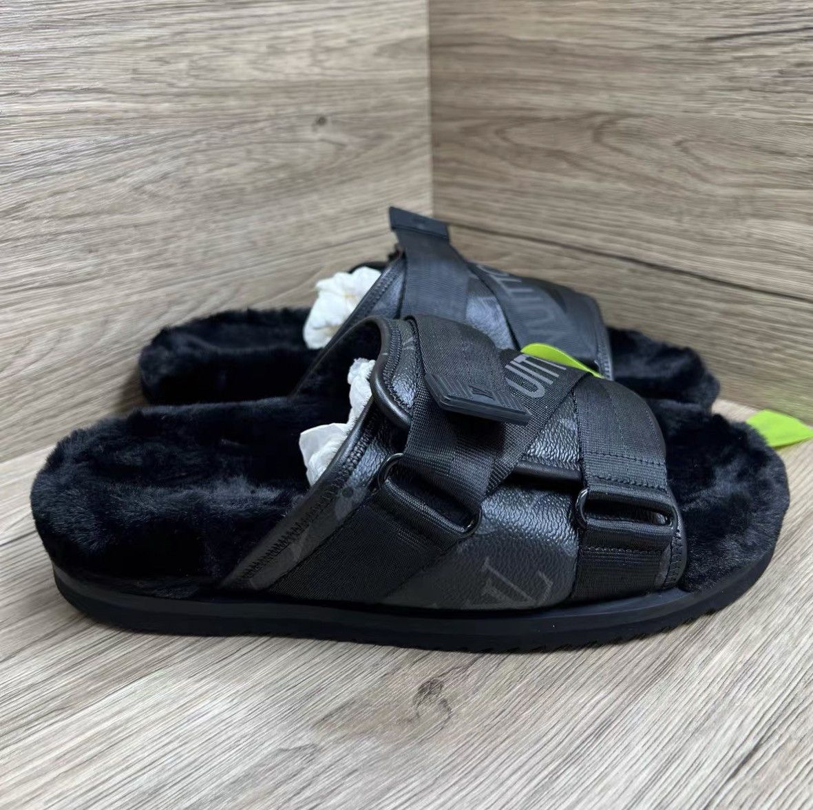 Louis Vuitton Louis Vuitton Honolulu Shearling Monogram Slippers J41 Size US 8 / EU 41 - 2 Thumbnail