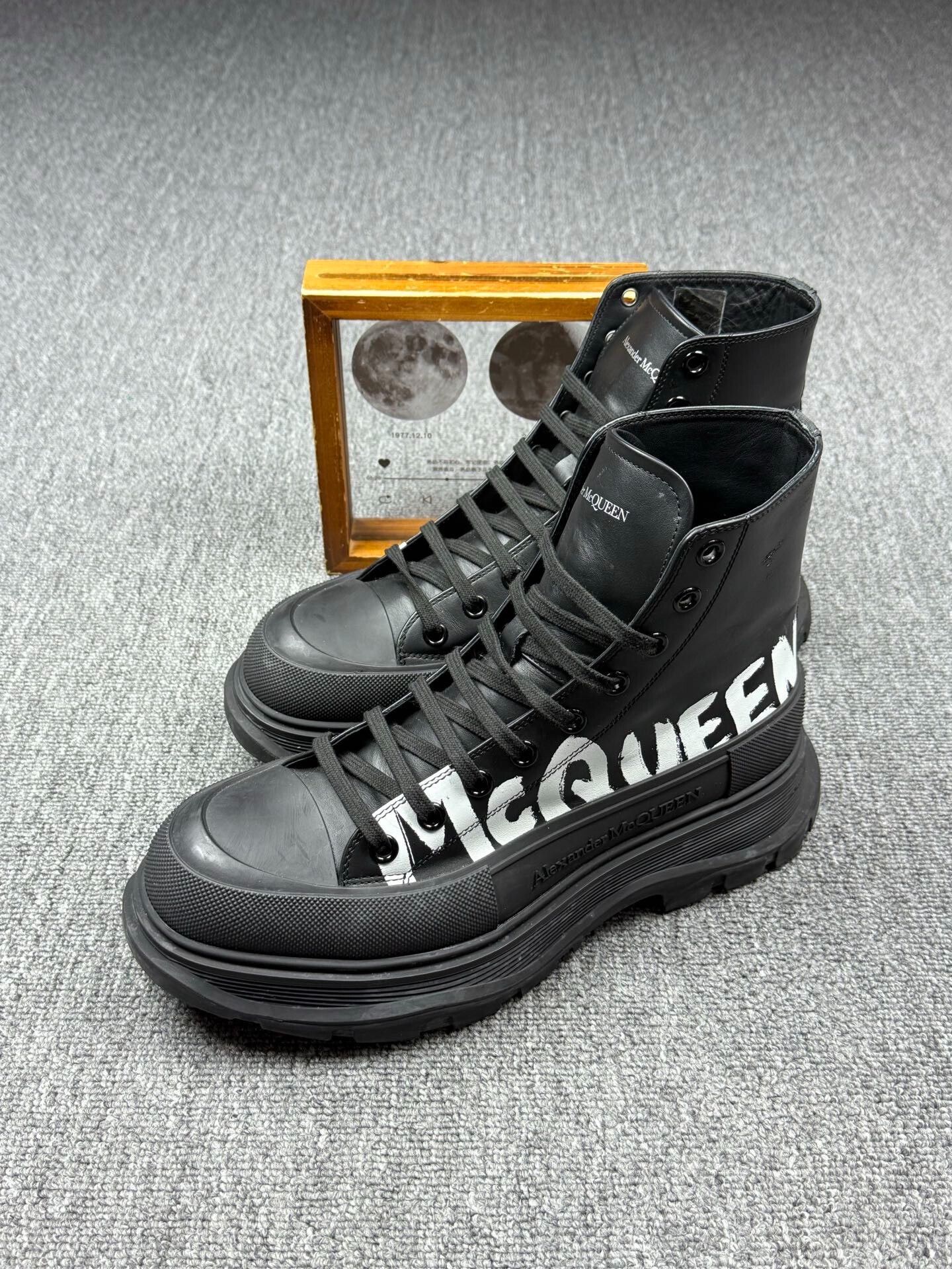 Alexander McQueen Alexander McQueen White Boots 10 Men Size US 10 / EU 43 - 1 Thumbnail