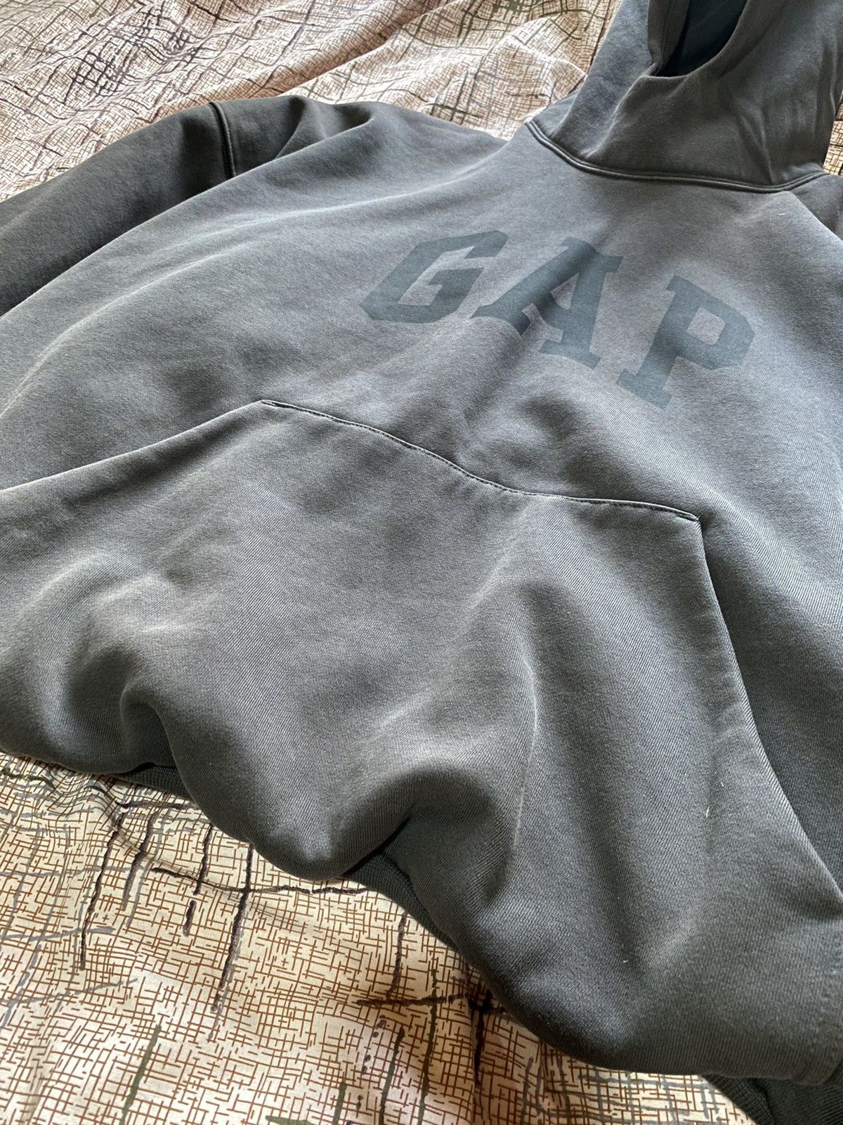 Balenciaga × Gap × Kanye West 🕊️BNWT Yzy Yeezy Gap Balenciaga Dove Gray hoodie Size US L / EU 52-54 / 3 - 23 Thumbnail