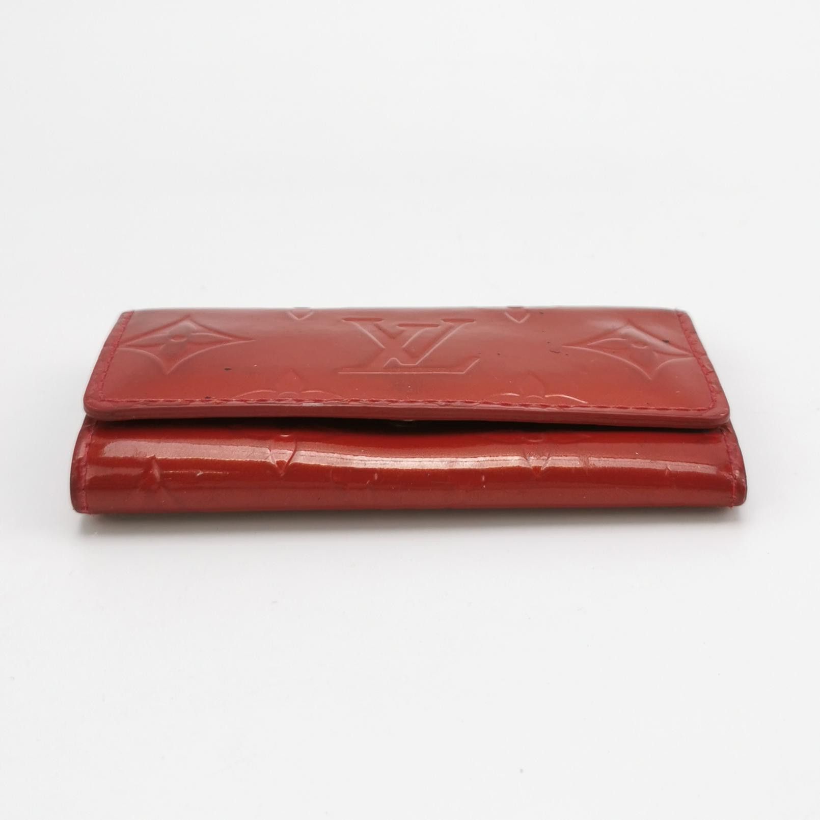 Louis Vuitton Louis Vuitton (LV) Patent leather solid color logo embossed Size ONE SIZE - 1 Thumbnail