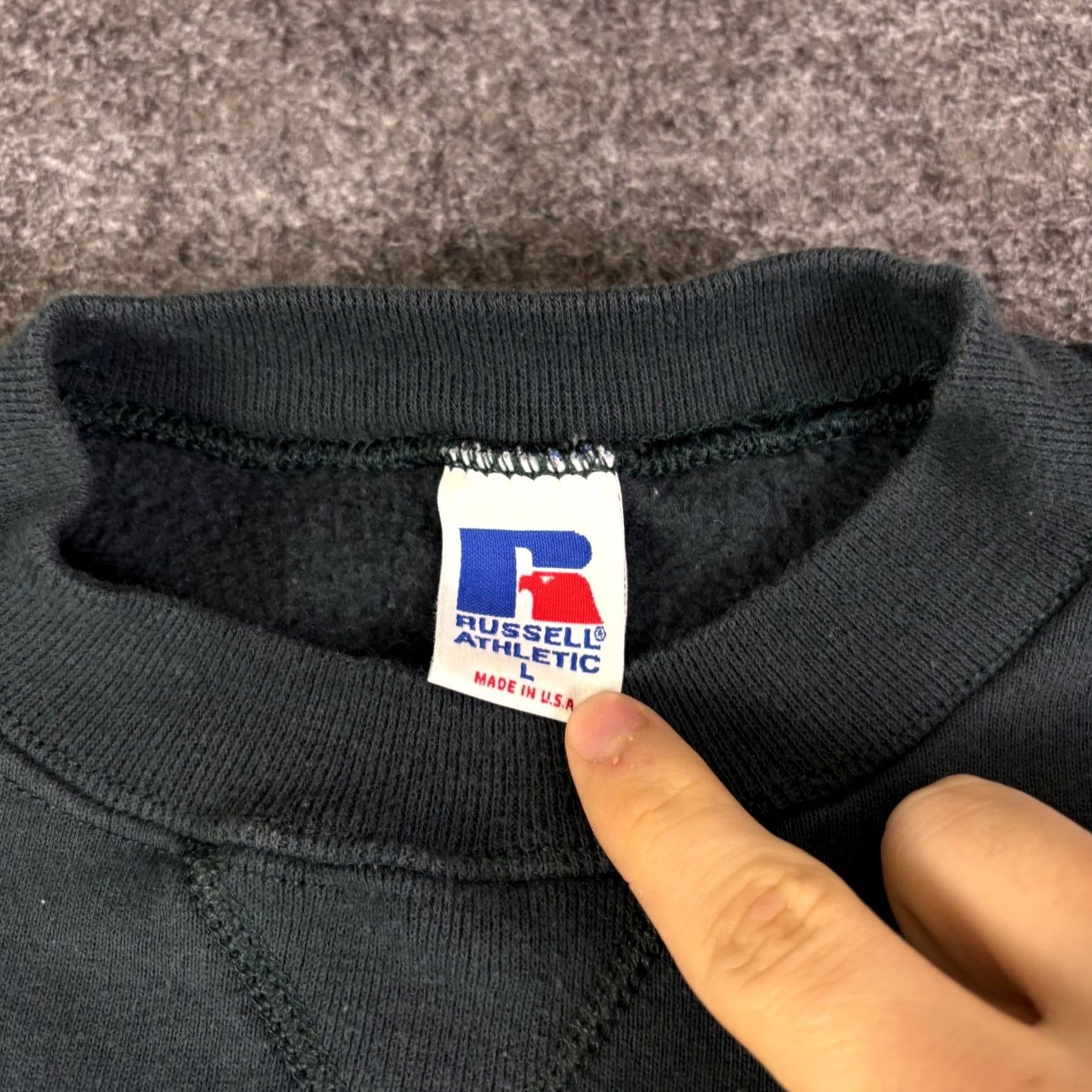 Russell Athletic VINTAGE Russell Athletic Sweatshirt Mens L Green Pullover Crew Neck, Logo, Fleece, Cotton Blend, All Seasons, Oversized, United States, 2795 Size US L / EU 52-54 / 3 - 3 Thumbnail