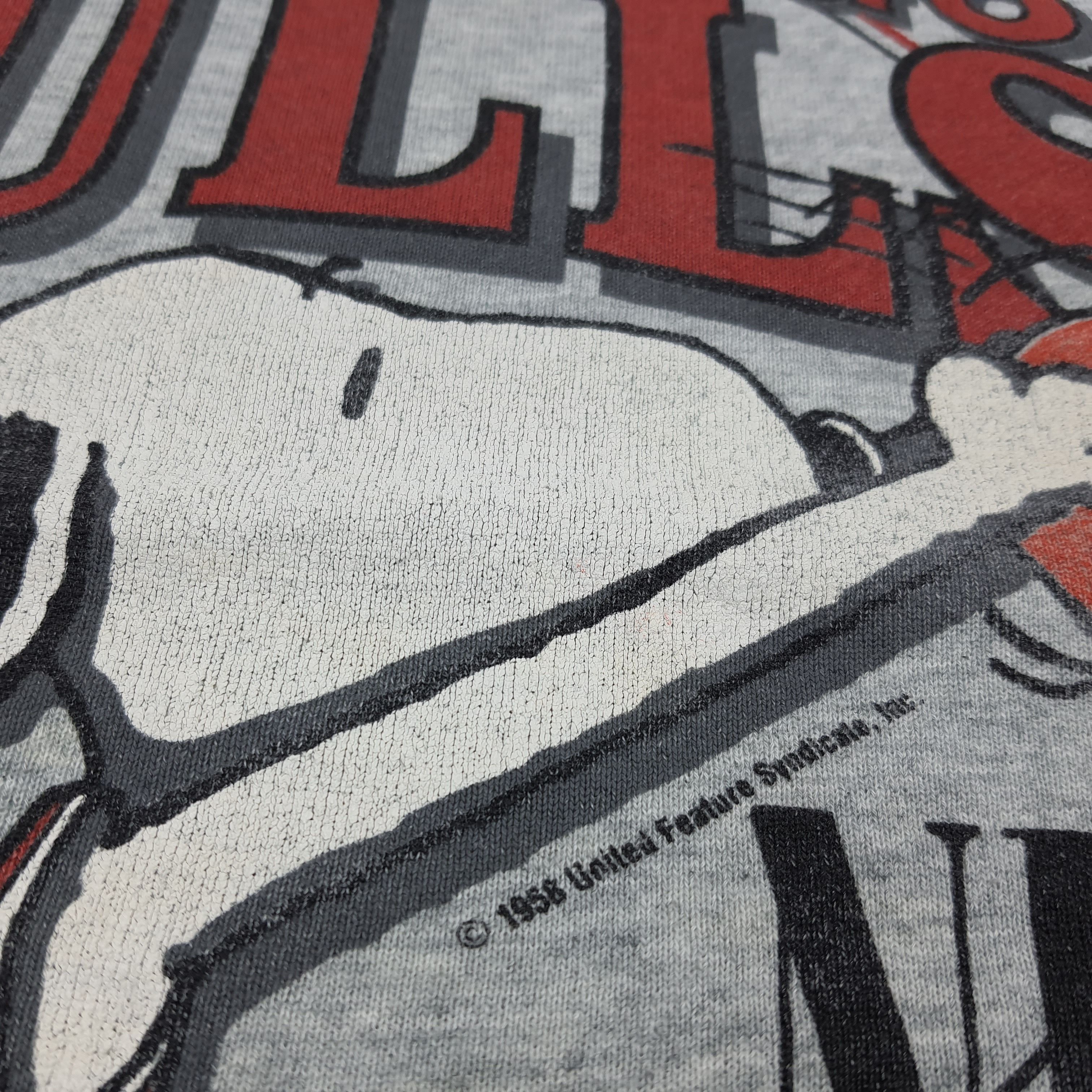 NBA Vintage 90s Chicago Bulls Snoopy Basketball Pullover C292N13 Size US M / EU 48-50 / 2 - 3 Thumbnail