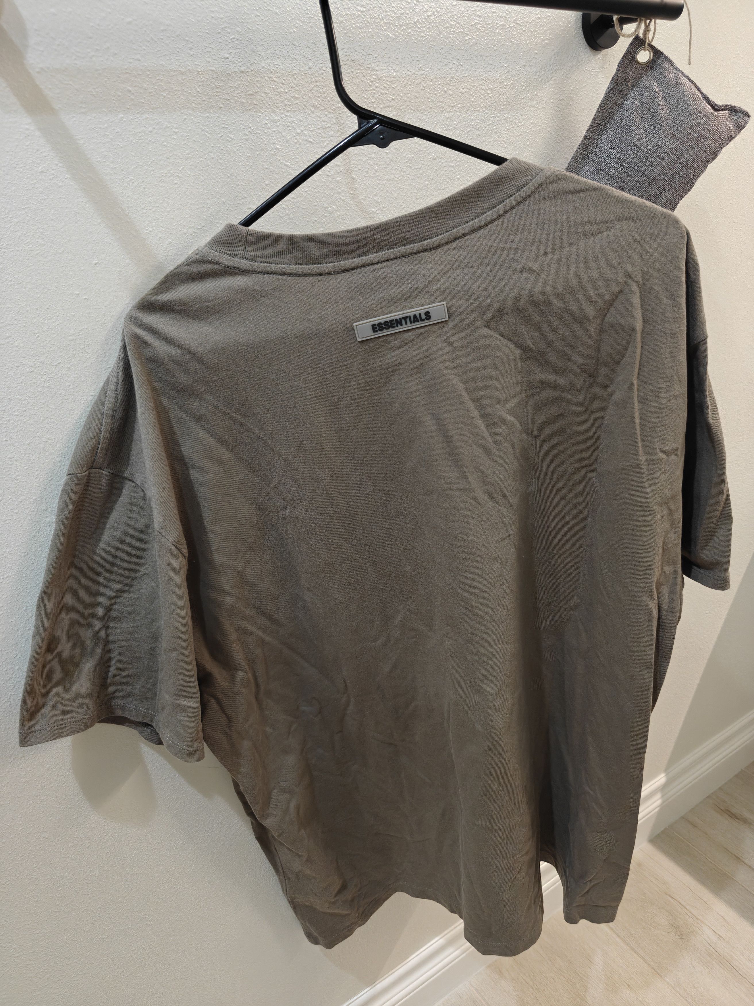 Fear of God Essentials t shirt Size US M / EU 48-50 / 2 - 3 Thumbnail