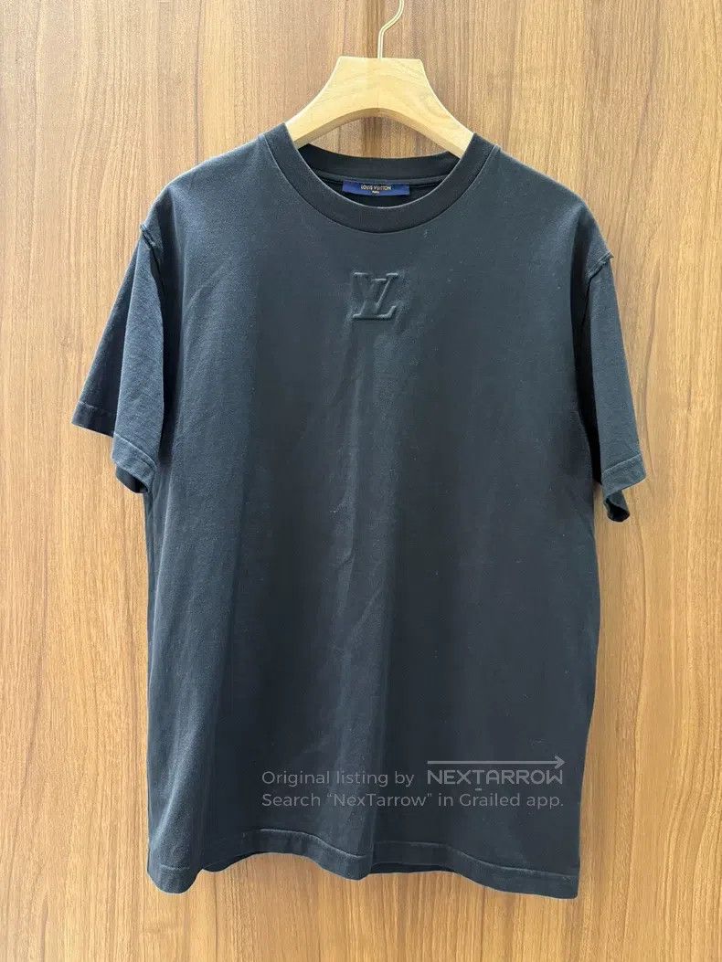 Louis Vuitton Louis Vuitton Black Embossed Short Sleeve T-shirt Size US M / EU 48-50 / 2 - 1 Thumbnail