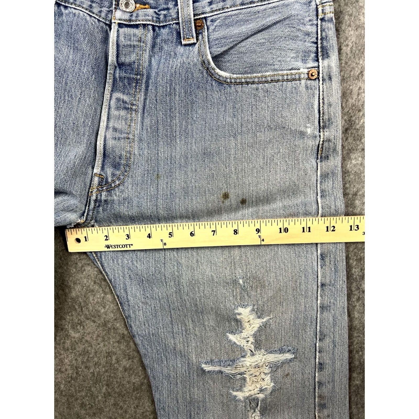 Levi's VINTAGE Levi’s 501 Jeans Men’s Straight Blue Light Wash Distressed 34x36 Size US 34 / EU 50 - 3 Thumbnail