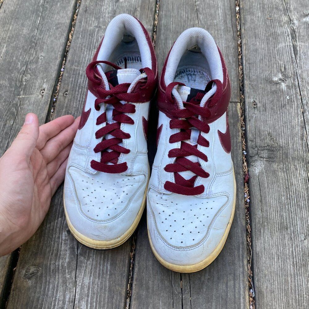 Nike 2007 Nike Dunk Low CL White Team Red Black Size 10.5 Size US 10.5 / EU 43-44 - 6 Thumbnail