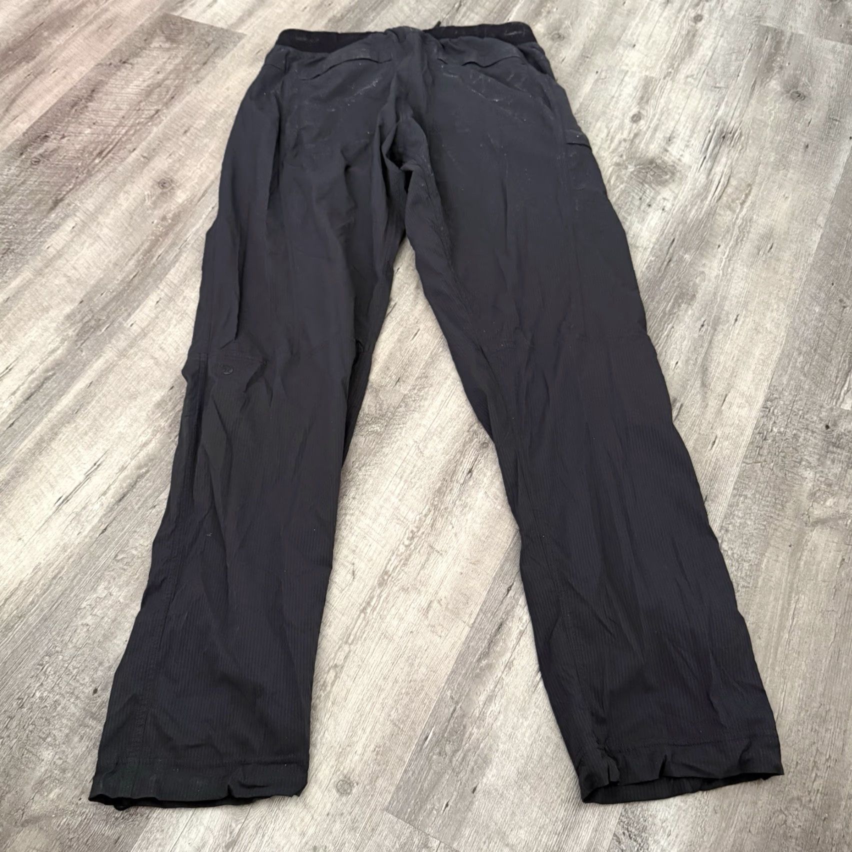 Lululemon LULULEMON Black Gray Striped Nylon Stretch Joggers Mens Small Drawstring Pants Athletic Sockets? No. (oops) Size ONE SIZE - 5 Thumbnail