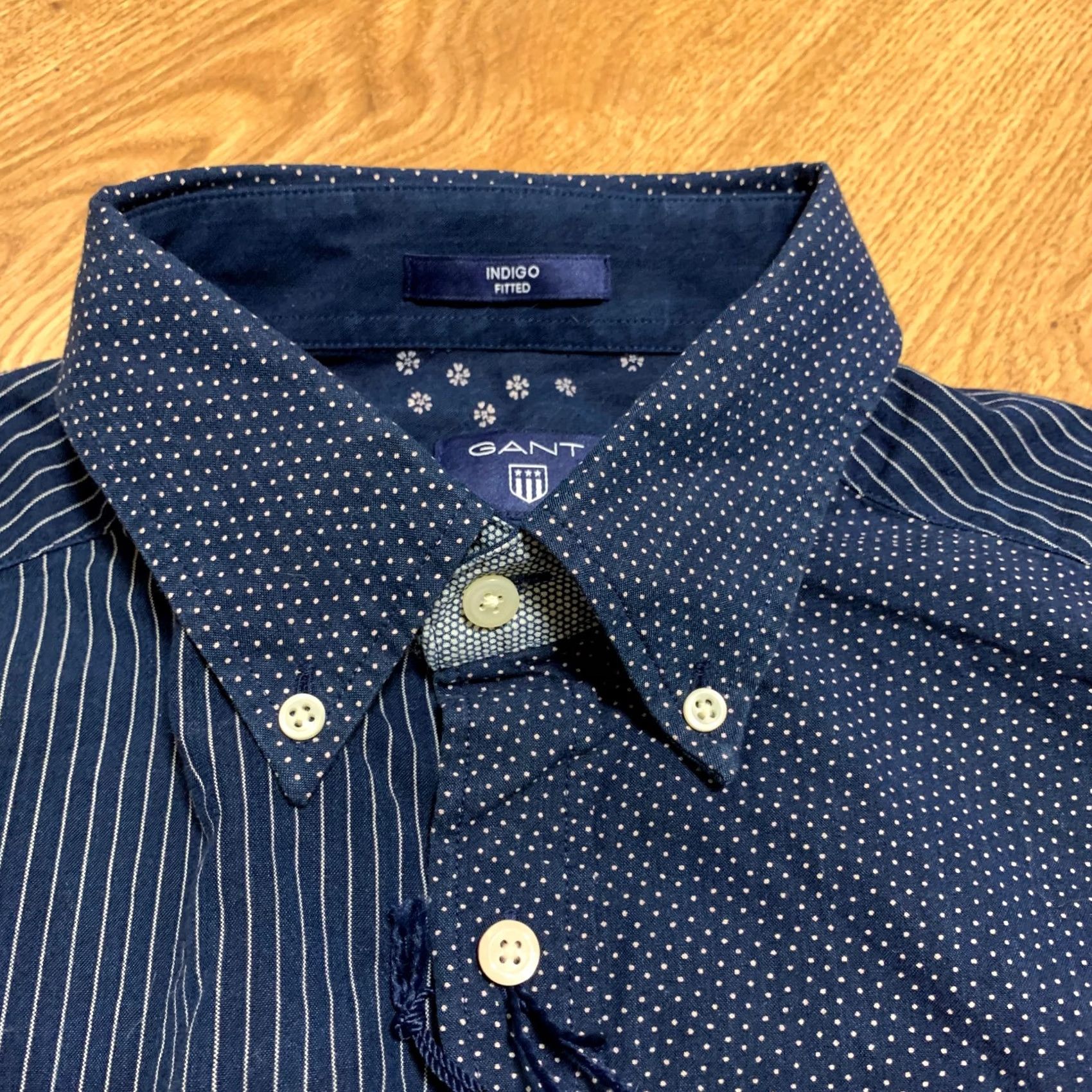 Gant GANT Mens Shirt Long Sleeve Indigo Fitted Size S Shirt Men Blue Cotton Logo Button-Up 90s? No Vintage GANT Mens Shirt Long Sleeve Indigo Fitted Size S Size US S / EU 44-46 / 1 - 4 Thumbnail