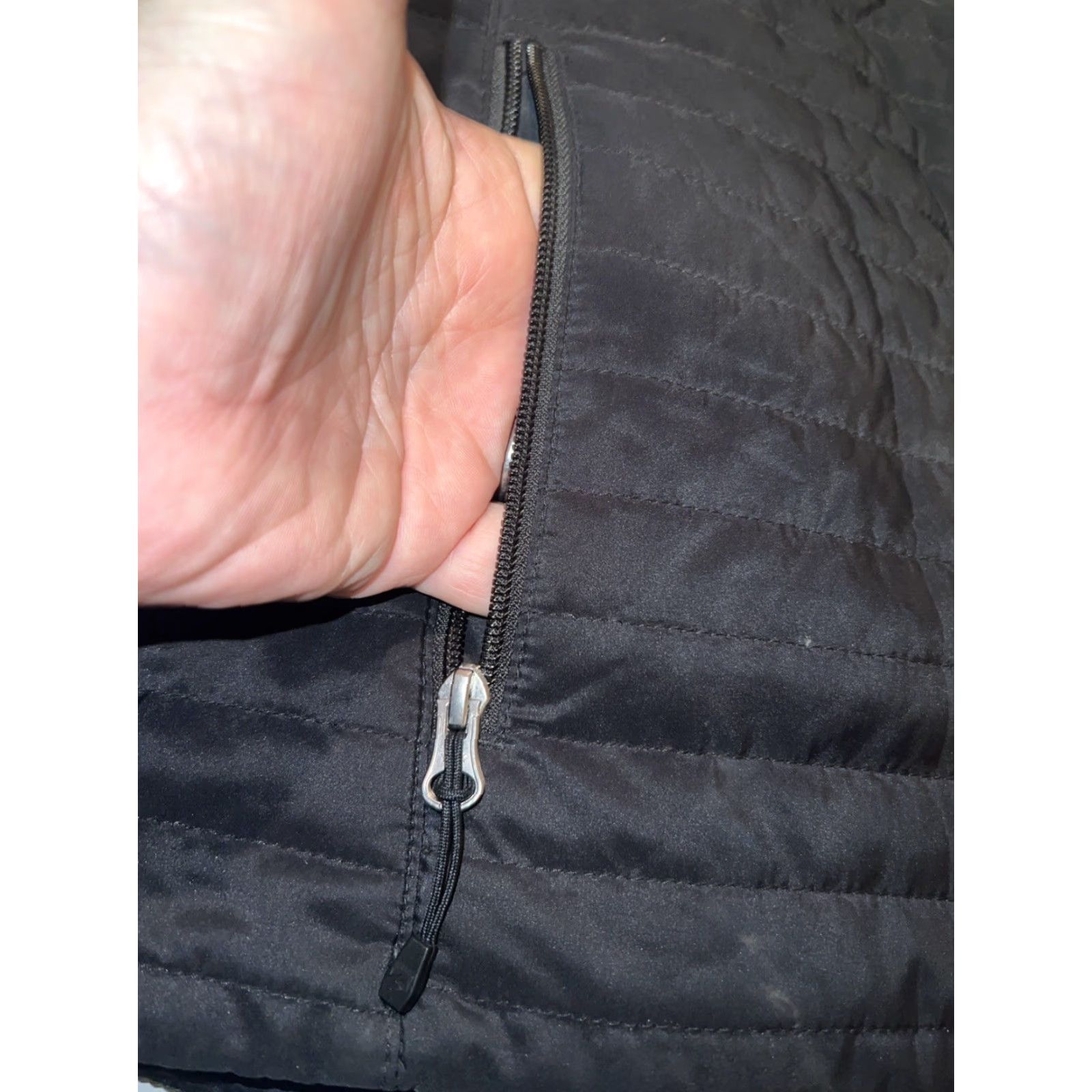 Vintage VINTAGE Chateau Montelena Winery Women’s Black Fleece Vest L Quilted Logo Full Zip Pockets Mid-Length Sleeveless All Seasons Casual Travel Workwear Size L / US 10 / IT 46 - 6 Thumbnail