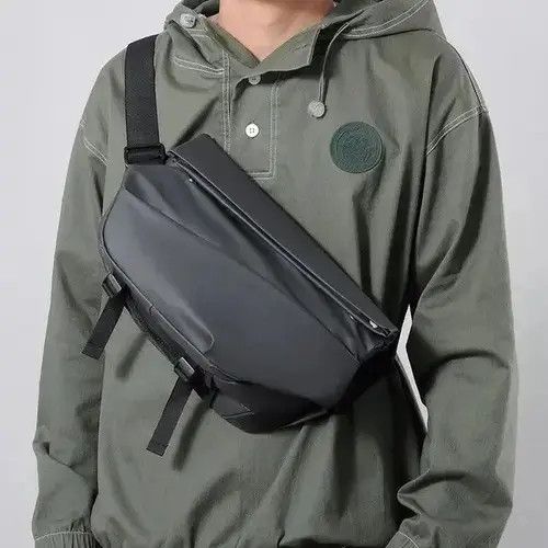 Japanese Brand × Vintage Crossbody Waterproof Chest Shoulder Bag streetwear Size ONE SIZE - 1 Thumbnail