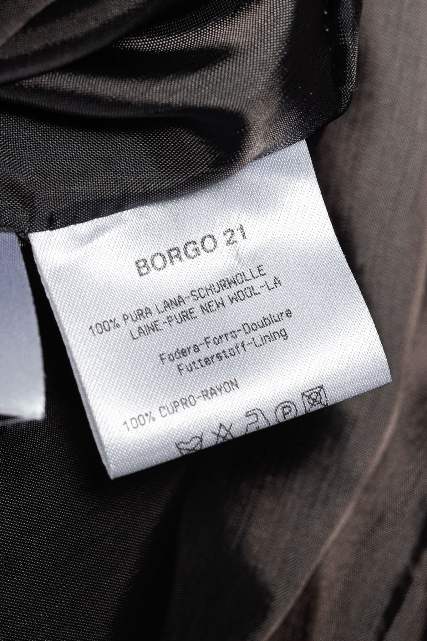 Giorgio Armani Giorgio Armani Wool Blazer With Raised Leather Buttons Size XS / US 0-2 / IT 36-38 - 11 Thumbnail