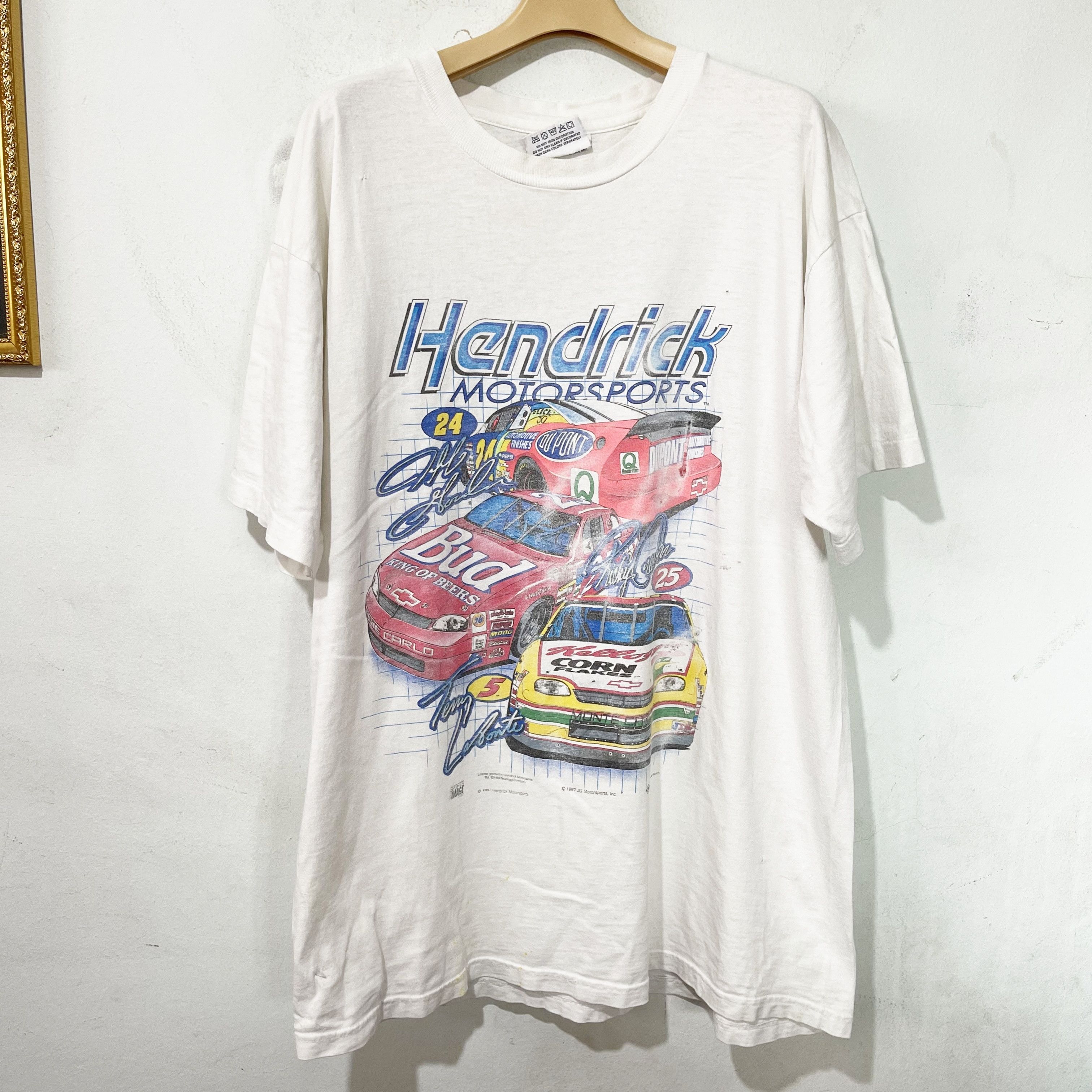 Vintage Vintage 1997 Hendrick Motorsports T-Shirt Size US XL / EU 56 / 4 - 1 Thumbnail