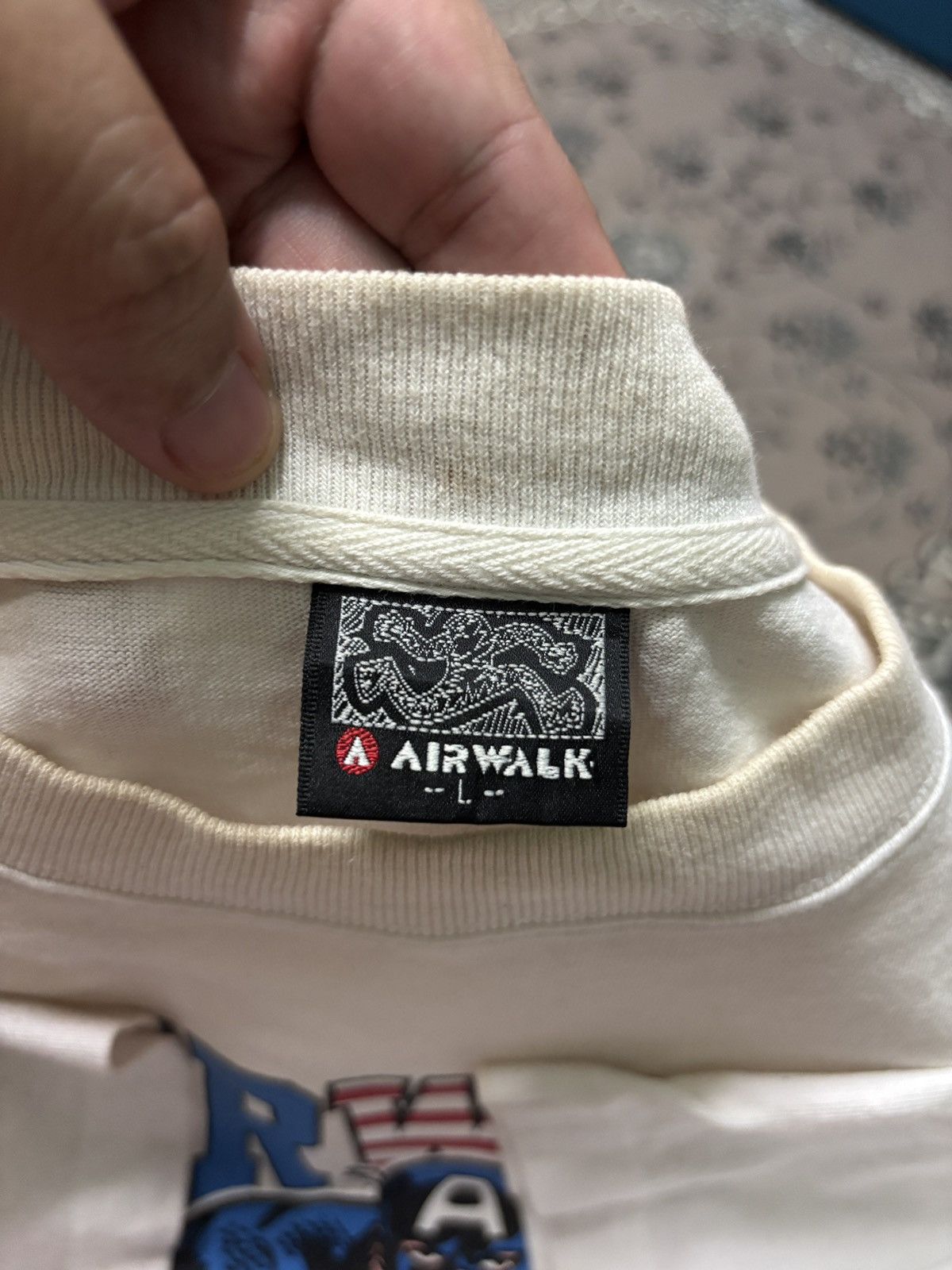 Airwalk 💸BINDING OFFER💸AIRWALK X CAPTAIN AMERICA MARVEL TSHIRT TEE💥 Size US L / EU 52-54 / 3 - 12 Thumbnail