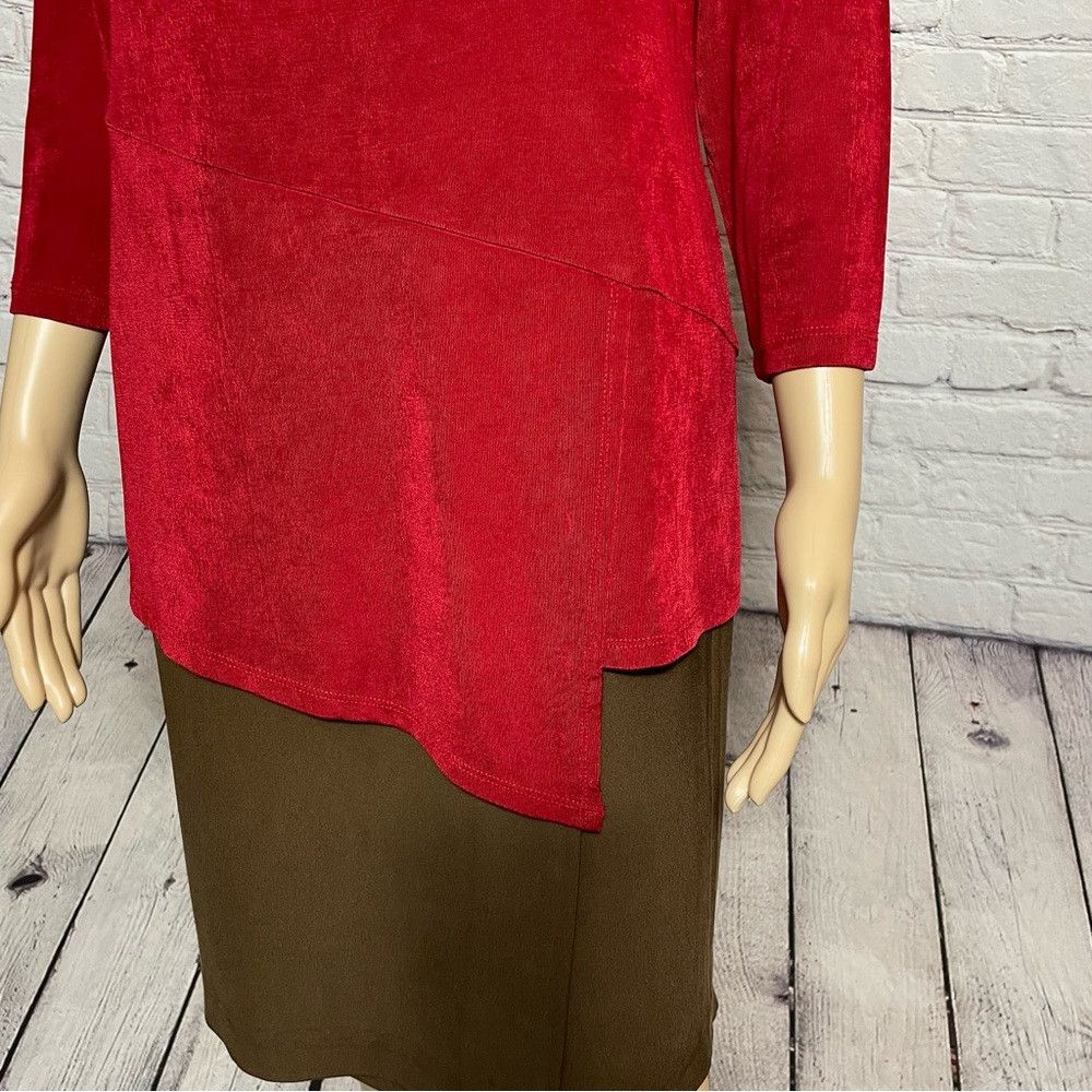 Chicos Chico's Travelers Red Liquid Knit Top Asymmetrical Hem Size Size M / US 6-8 / IT 42-44 - 5 Thumbnail