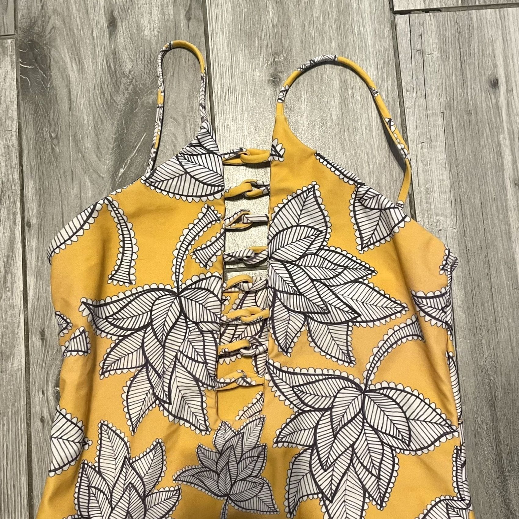 Vintage AILA BLUE Bella Vita Limone Cheeky Swimsuit Yellow Bright Plunge M - Womens Regular Nylon Blend One Piece Size ONE SIZE - 4 Thumbnail