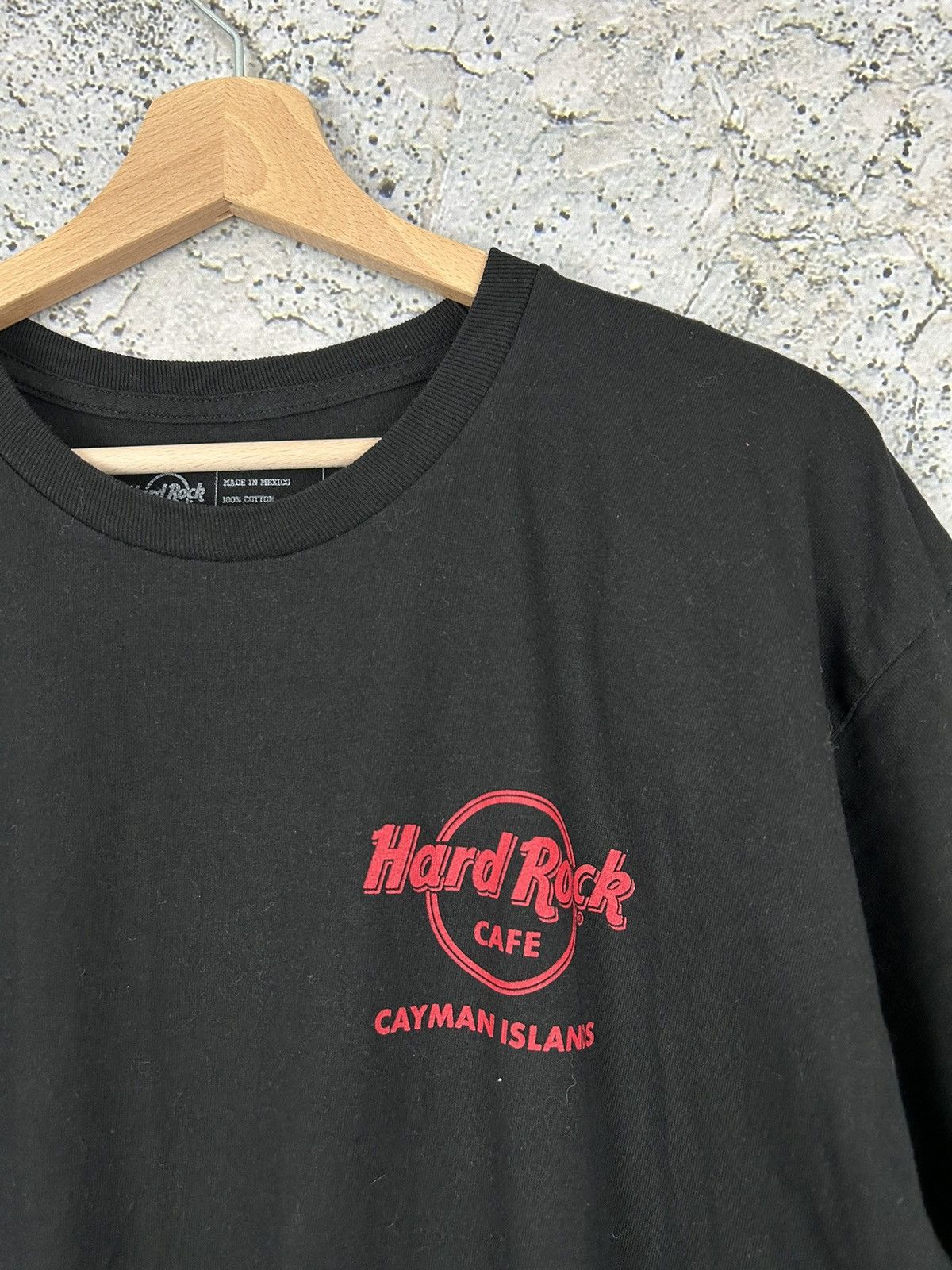 Hard Rock Cafe Vintage Hard Rock Cafe Cayman Island Pirates Graphic Tee Size US L / EU 52-54 / 3 - 4 Thumbnail