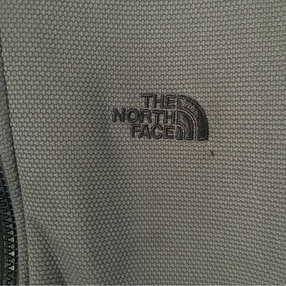 The North Face The North Face Men’s Jacket Full Zip TKA Stealth Gray size S Size US S / EU 44-46 / 1 - 3 Thumbnail