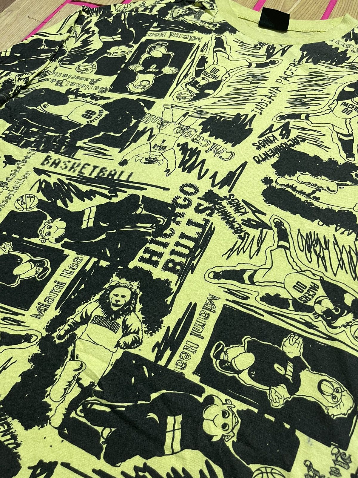 Japanese Brand VINTAGE Y2K NBA short sleeve tshirt oficial full print Size US XL / EU 56 / 4 - 3 Thumbnail