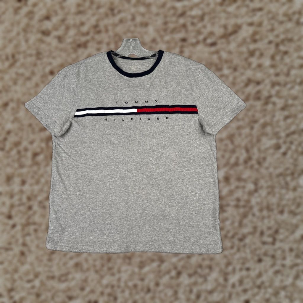 Tommy Hilfiger Tommy Hilfiger Shirt Adult Large Gray Short Sleeve Crew Neck 100% Cotton Logo Tee Mens L Gray 100% Cotton Size US L / EU 52-54 / 3 - 1 Thumbnail