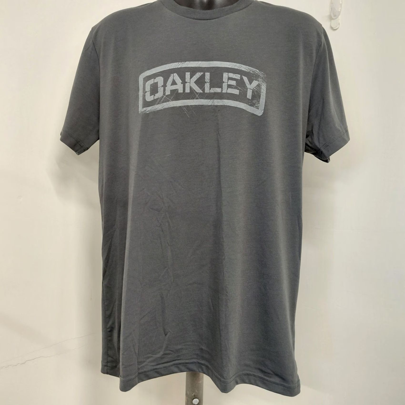 Oakley Oakley Shirt Men's XL Gray Logo Regular Fit Outdoor Streetwear Y2K Skater Size US XL / EU 56 / 4 - 2 Thumbnail