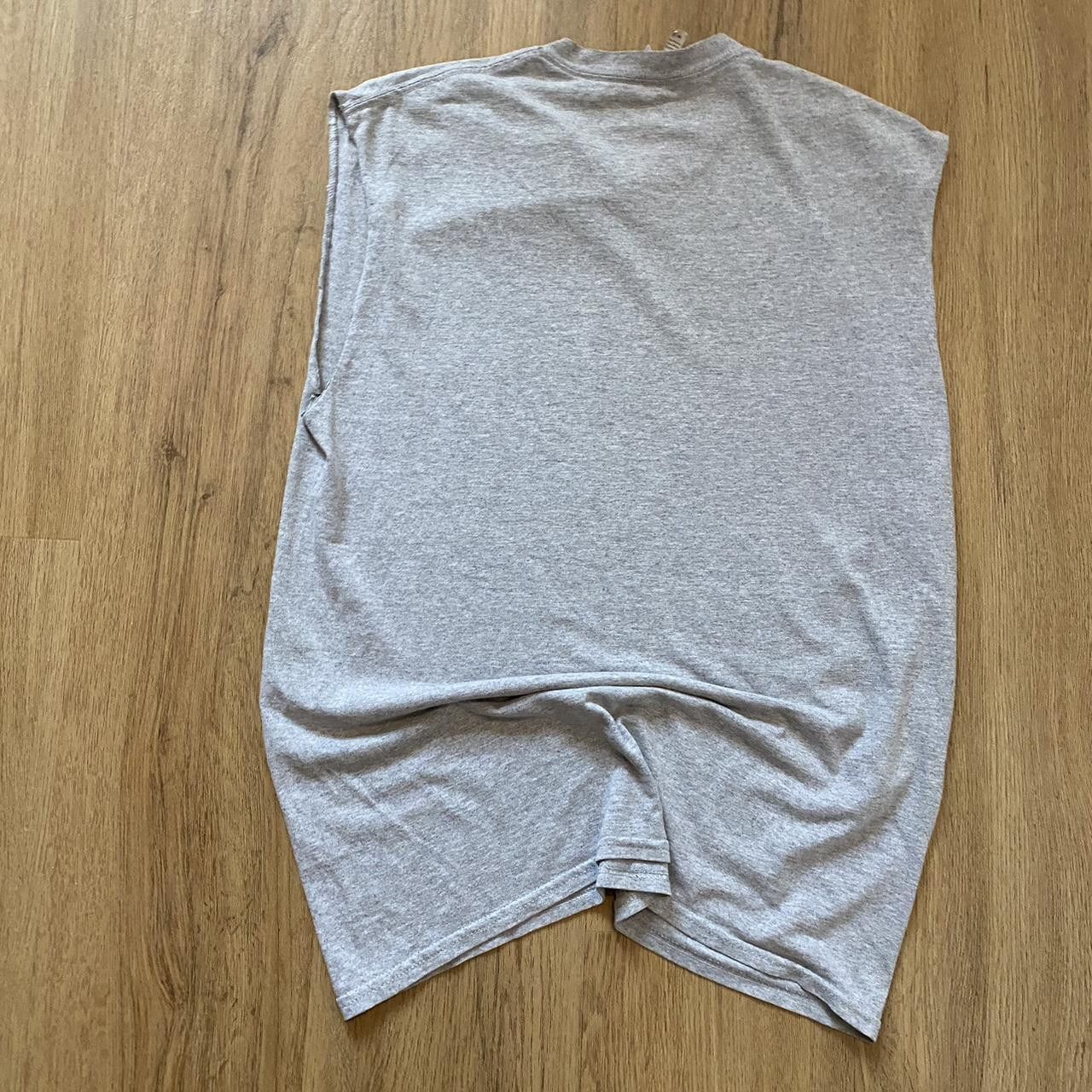 Gildan Harvard University grey and burgundy sleeveless tee Size US M / EU 48-50 / 2 - 2 Thumbnail