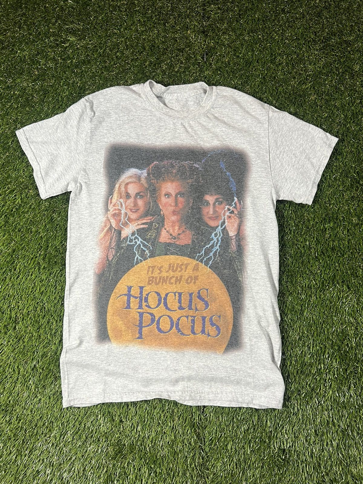 Disney Vintage 90’s Graphic Hocus Pocus Disney Promo Movie Tee Size US M / EU 48-50 / 2 - 1 Thumbnail