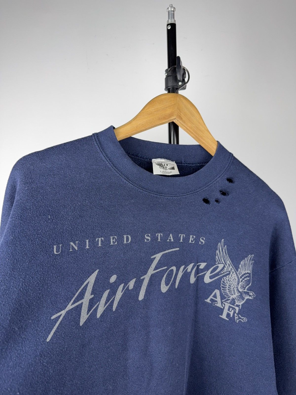 Vintage 90s U.S. Air Force Distressed Crewneck Made in USA L sz Size US L / EU 52-54 / 3 - 3 Thumbnail