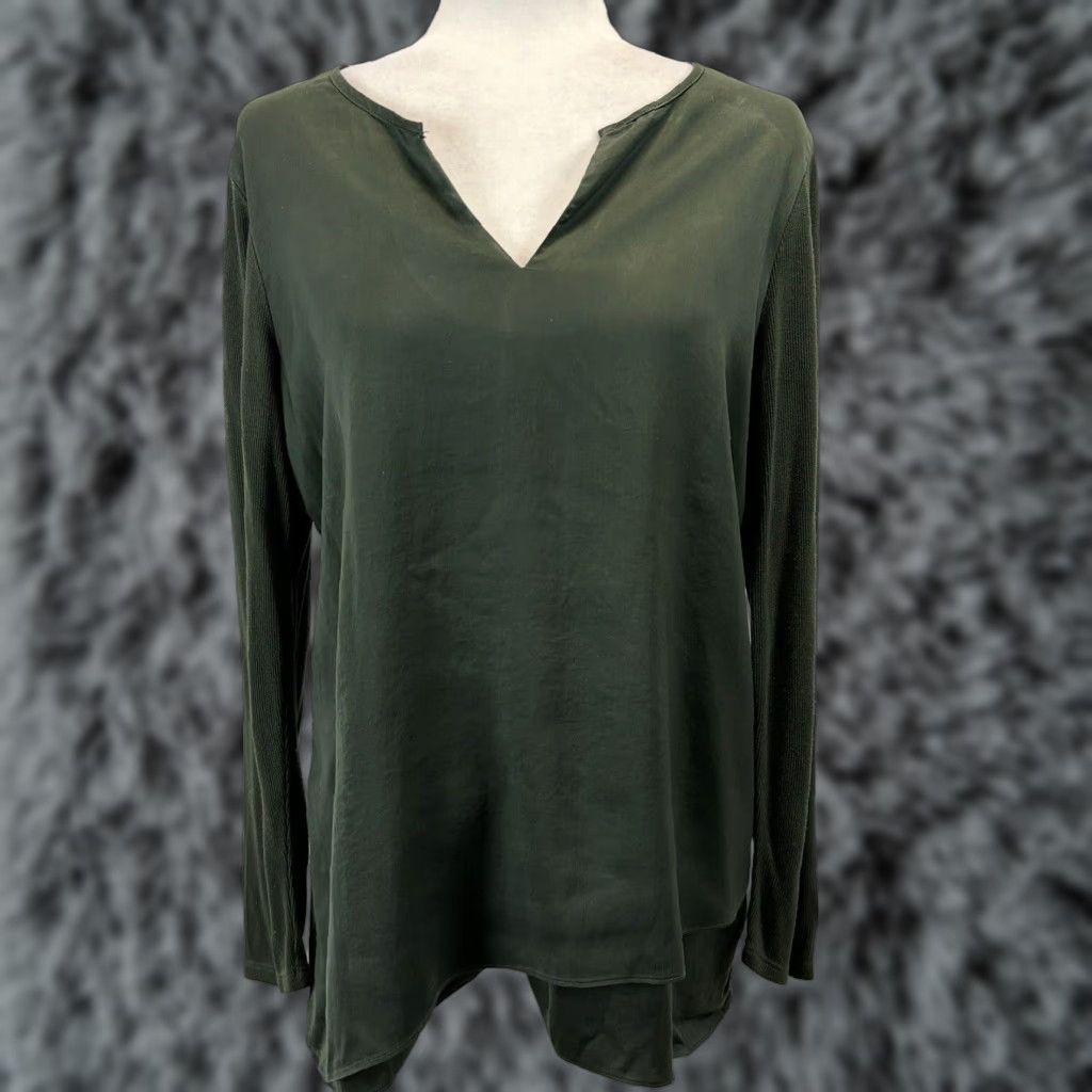 Soft Surroundings SOFT SURROUNDINGS Satin Front Layered Tunic Shirt Long Sleeve Green Medium Women Blouse Satin Tunic Green Womens M Size M / US 6-8 / IT 42-44 - 1 Thumbnail