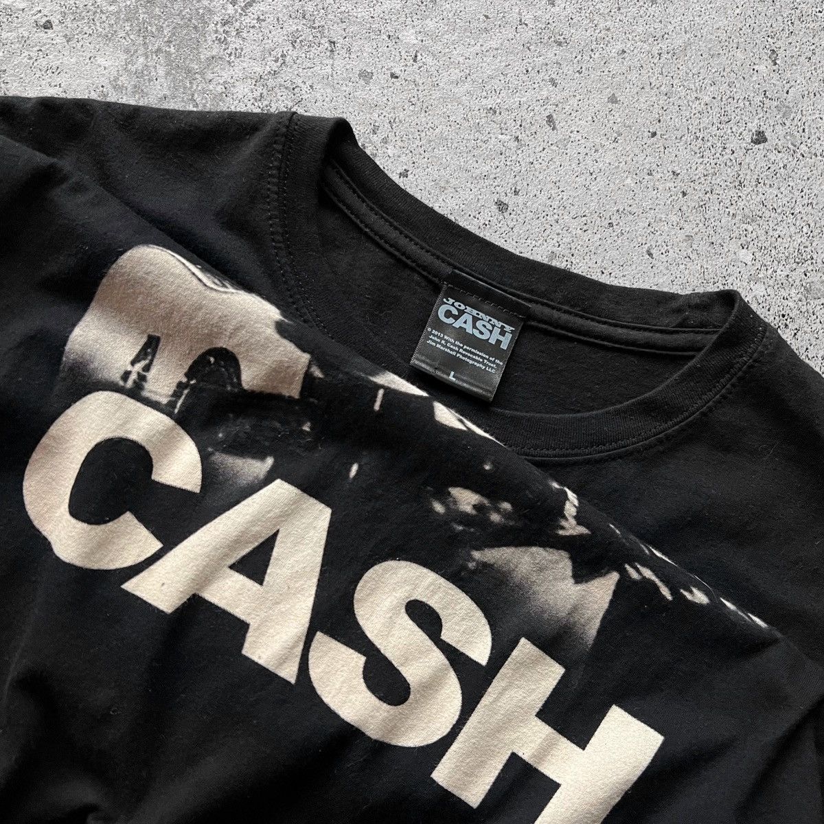 Band Tees Johnny Cash With Guitar Mens Black SS T-Shirt Big Print Size US L / EU 52-54 / 3 - 4 Thumbnail