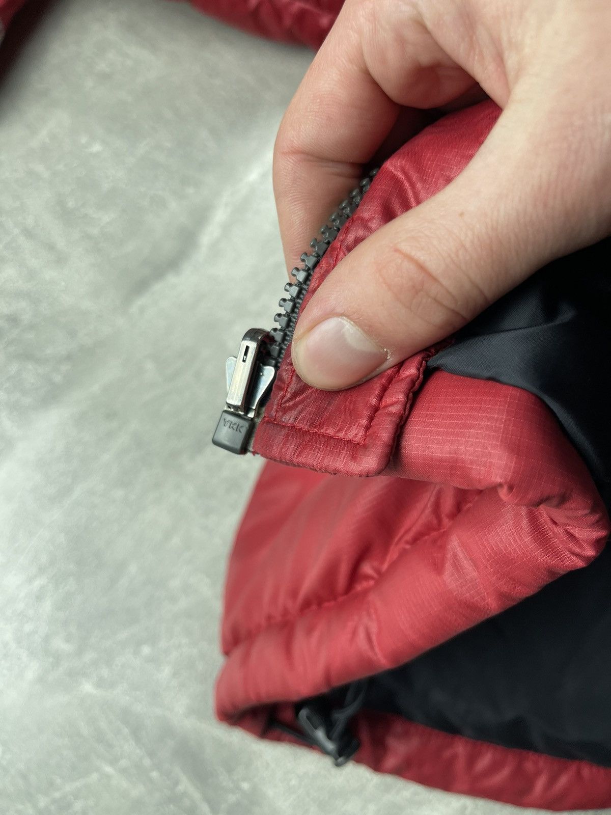The North Face The North Face 700 Goose Down Puffer Nylon Jacket Red Black Size US L / EU 52-54 / 3 - 17 Thumbnail