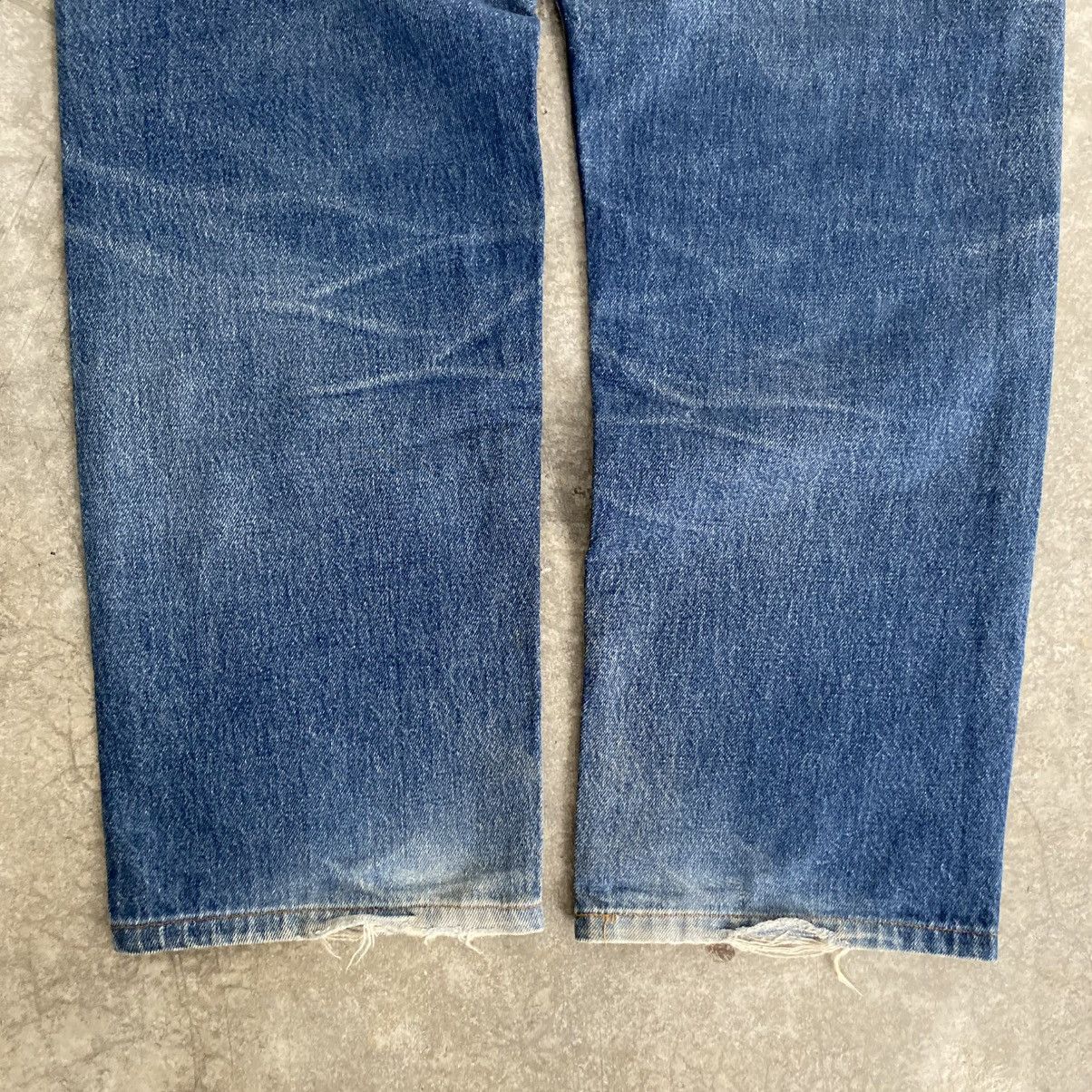 Levi's Size 39x30 Vintage 1993 Levis 501 Faded Blue Denim Jeans Size US 39 - 13 Thumbnail