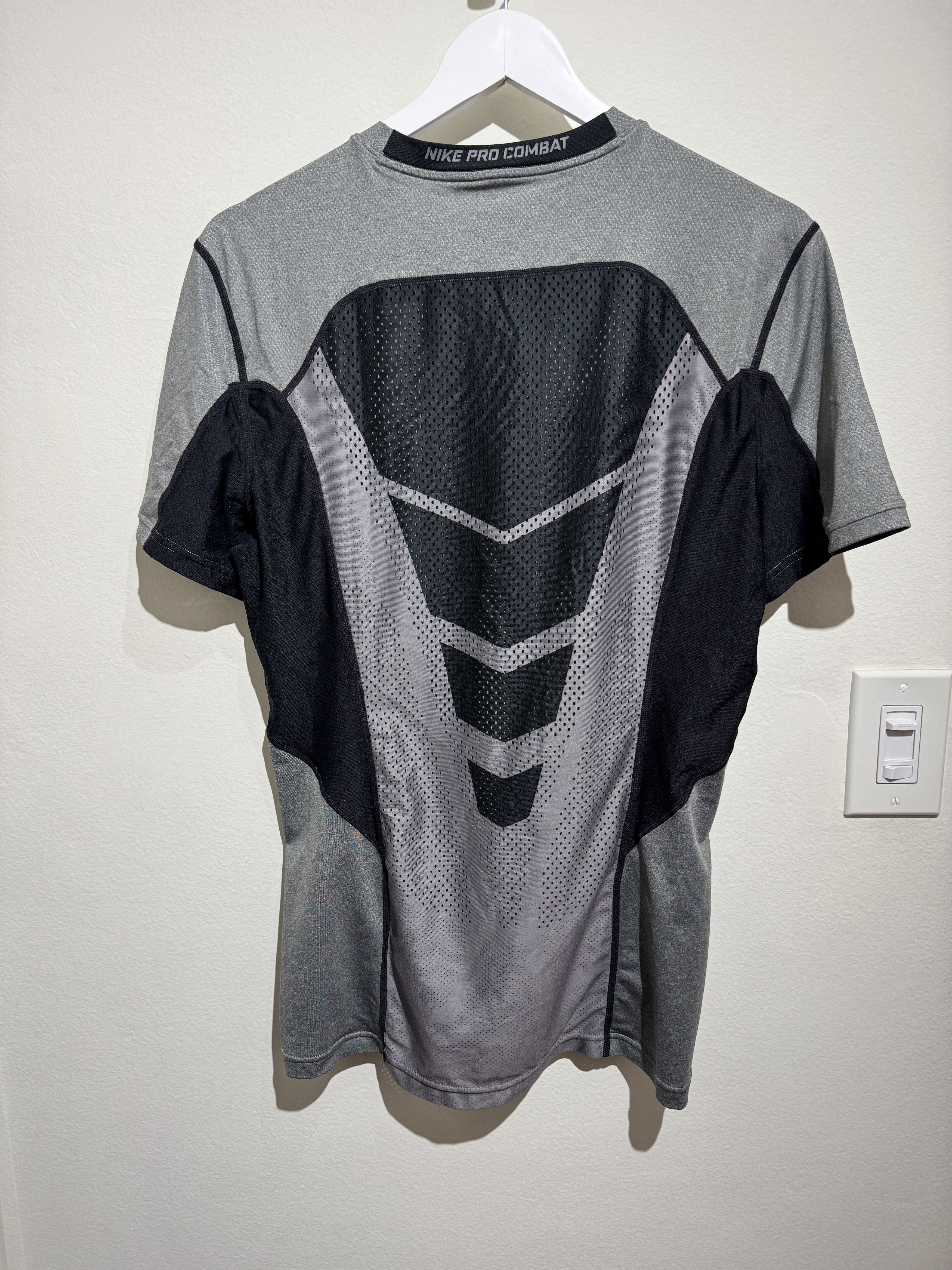 Nike Nike Pro Combat Hypercool Tee – Grey/Black Size US S / EU 44-46 / 1 - 7 Thumbnail