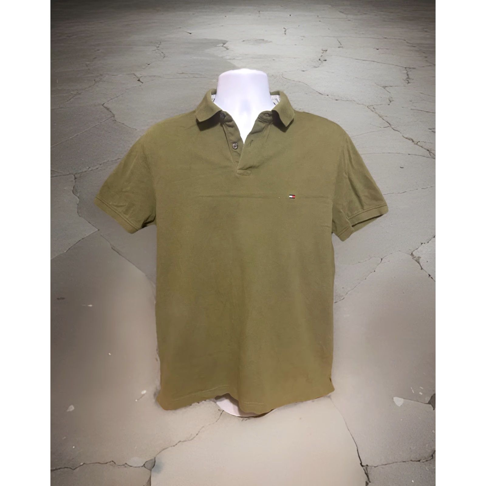 Tommy Hilfiger Tommy Hilfiger Polo Shirt Men XL Fits Large Army Green Regular Fit Polo Shirt Short Sleeve Solid Green 1985 IM 1985 Logo Size US L / EU 52-54 / 3 - 7 Thumbnail