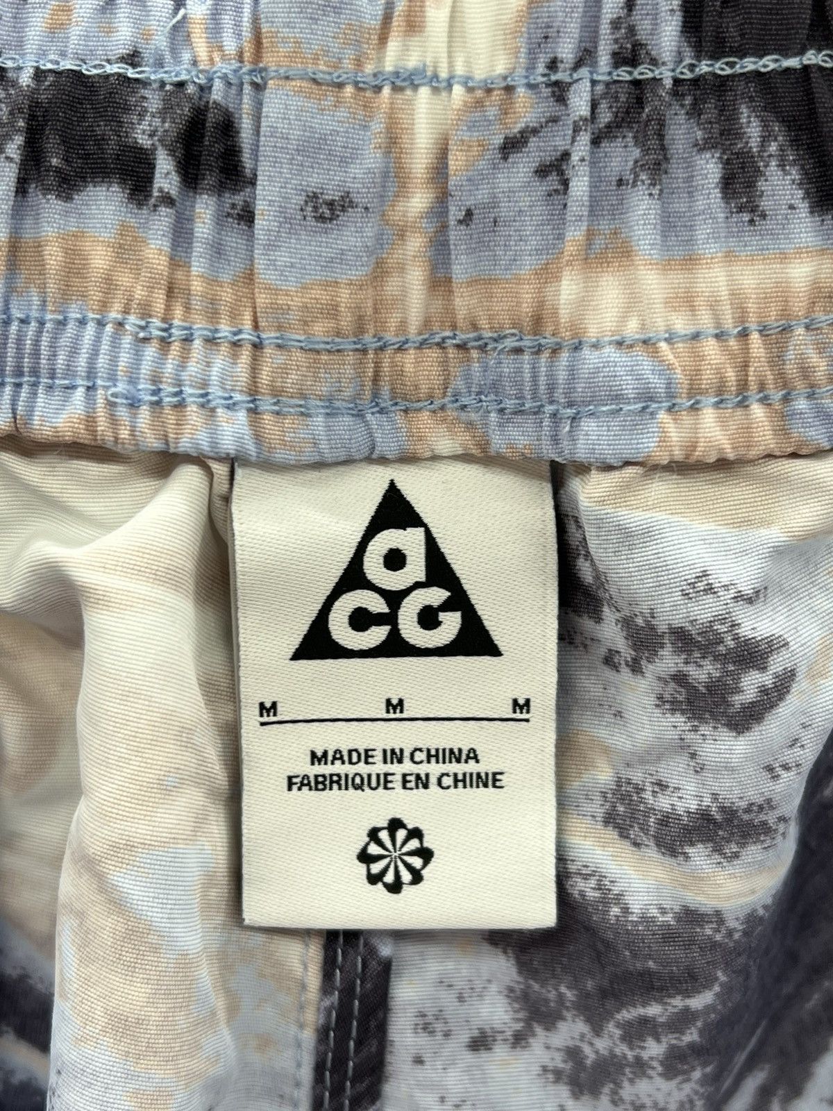 Nike ACG Nike ACG Trail Shorts Casual All Over Print FB4198-601 Size US 34 / EU 50 - 3 Thumbnail
