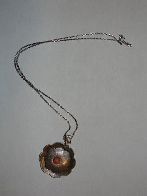 Designer Art Deco Sterling Silver Flower Pendant Red Button Necklace Size ONE SIZE - 3 Thumbnail