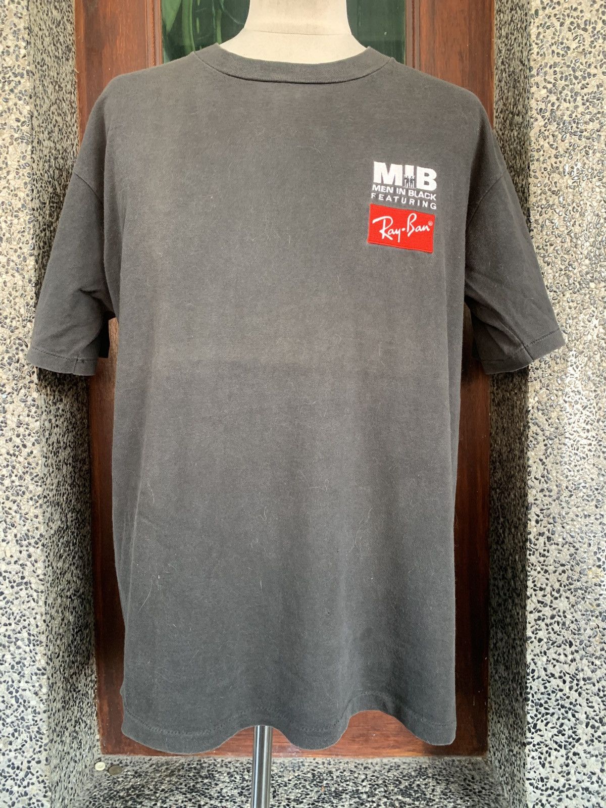 RayBan Vintage 90s Men In Black Featuring RayBan Promo Movie Tshirt Size US L / EU 52-54 / 3 - 1 Thumbnail
