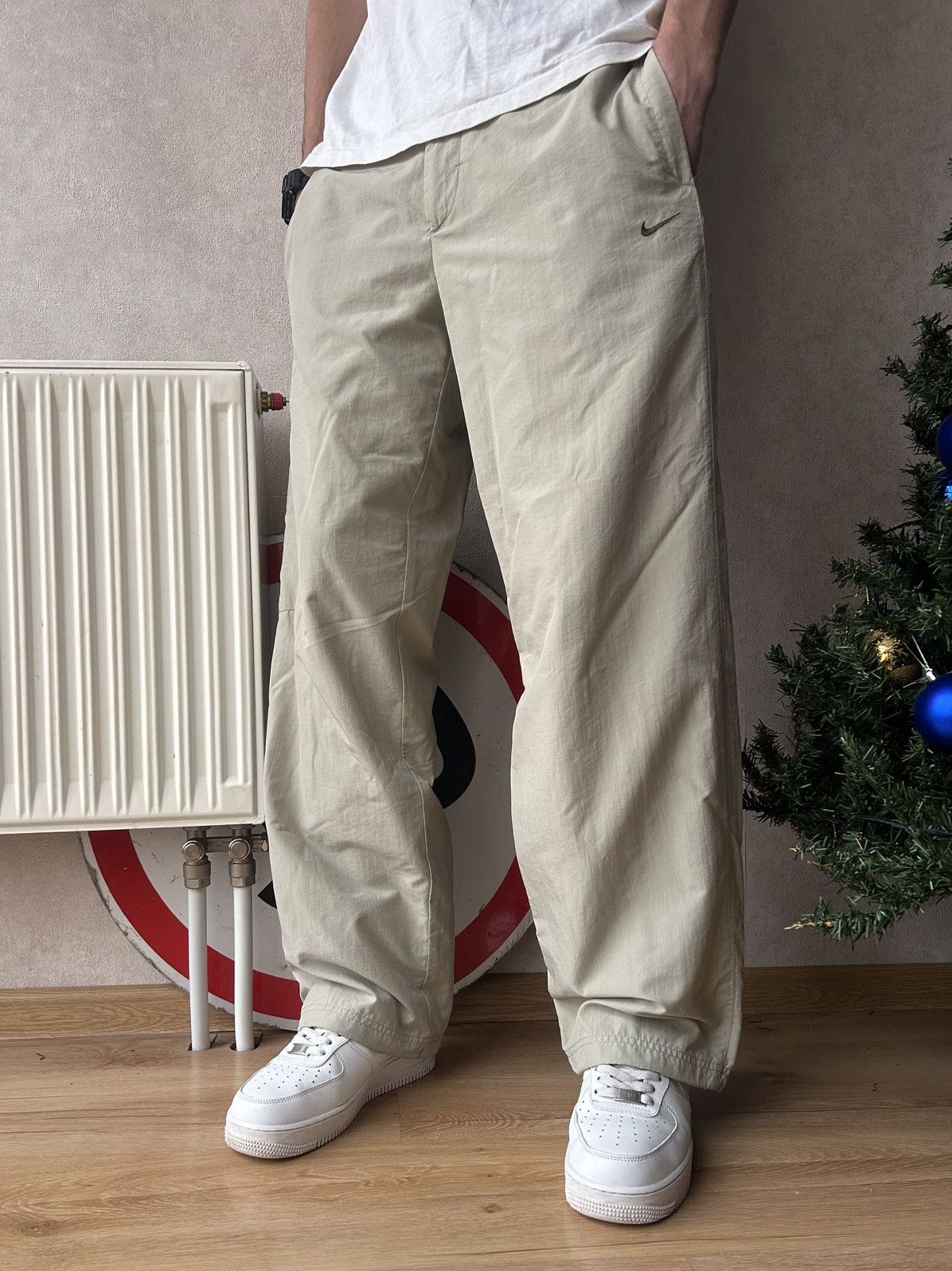 Nike Vintage 90s Nike Swoosh Baggy Parachute Track Pants Size US 34 / EU 50 - 1 Thumbnail