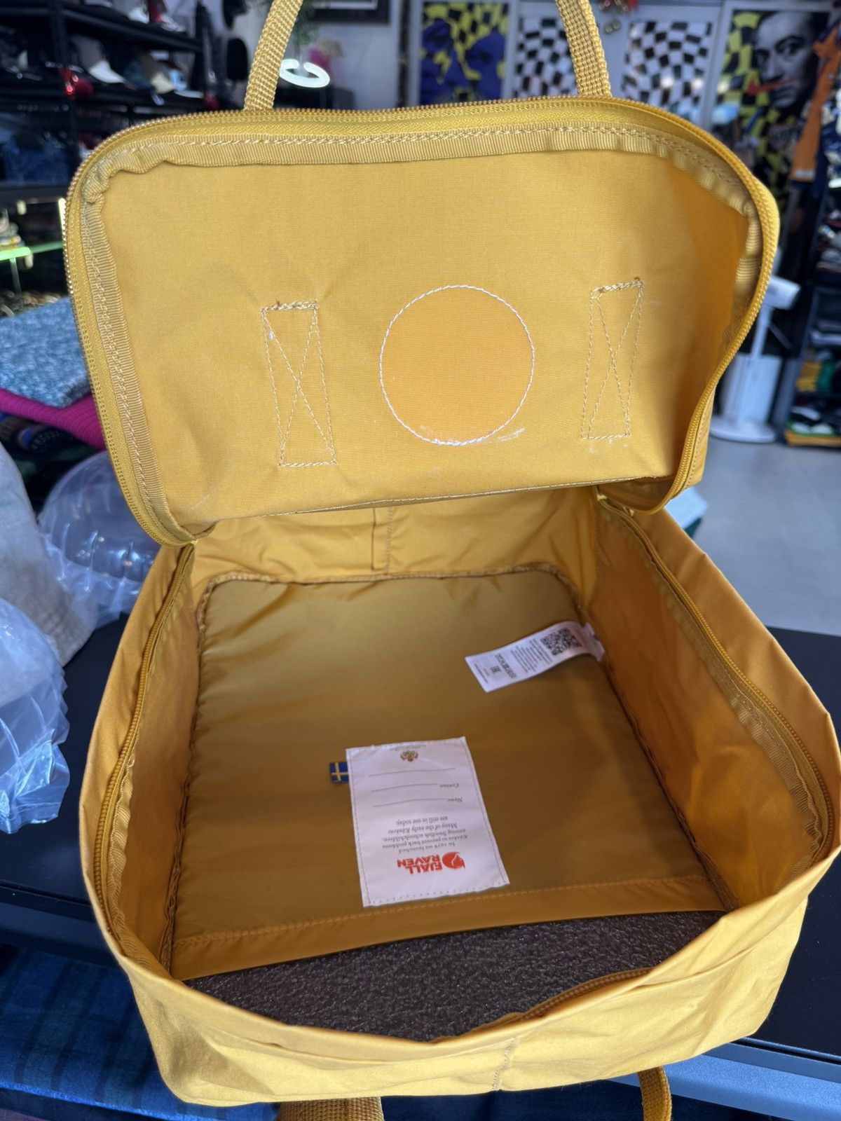 Fjallraven Kånken - Ochre ( backpack) brand new Size ONE SIZE - 9 Thumbnail
