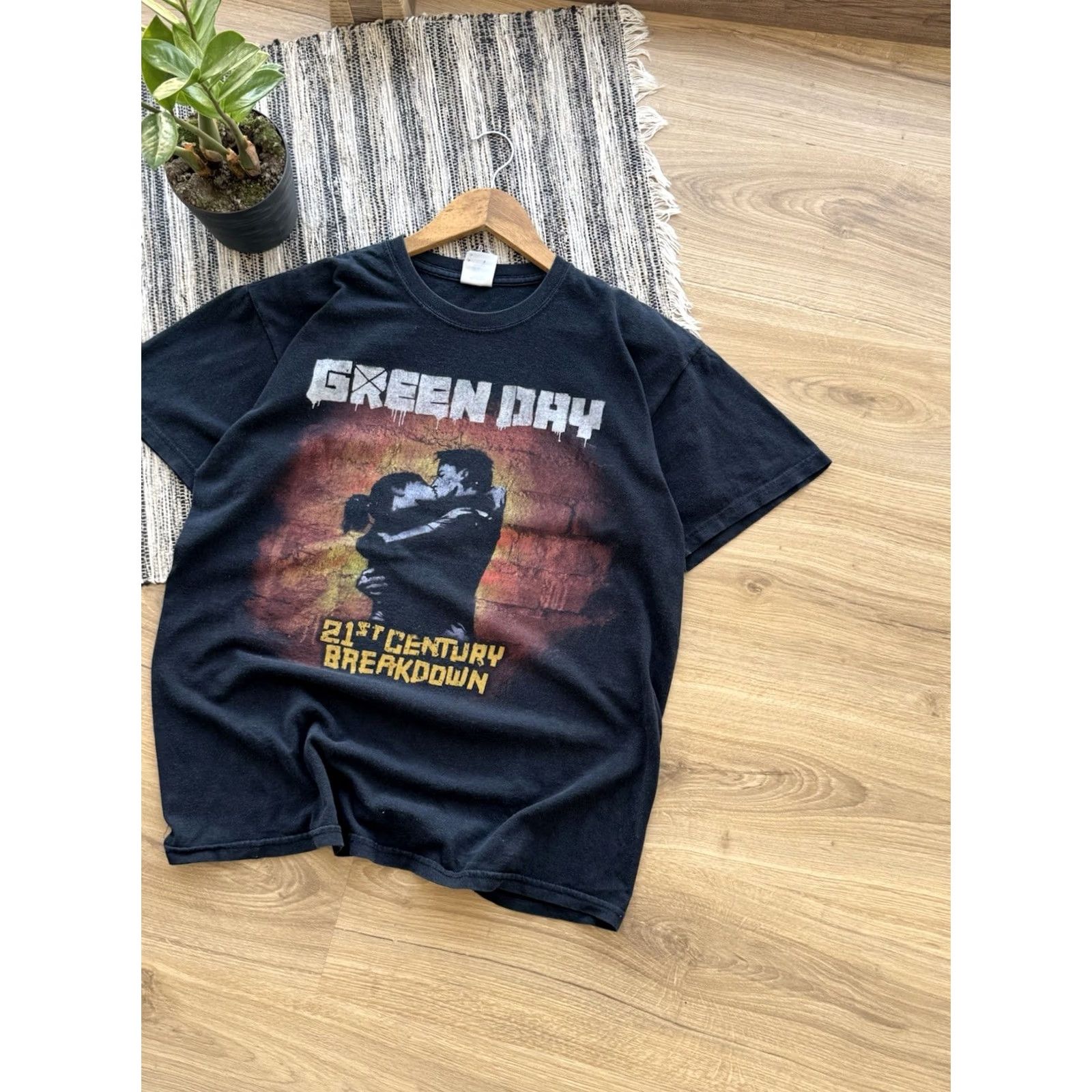 Gildan VINTAGE Green Day 21st Century Breakdown T-Shirt Gildan Size M Men Short Sleeve Graphic Print Black Cotton Rock Band Tee 90s Size US M / EU 48-50 / 2 - 3 Thumbnail