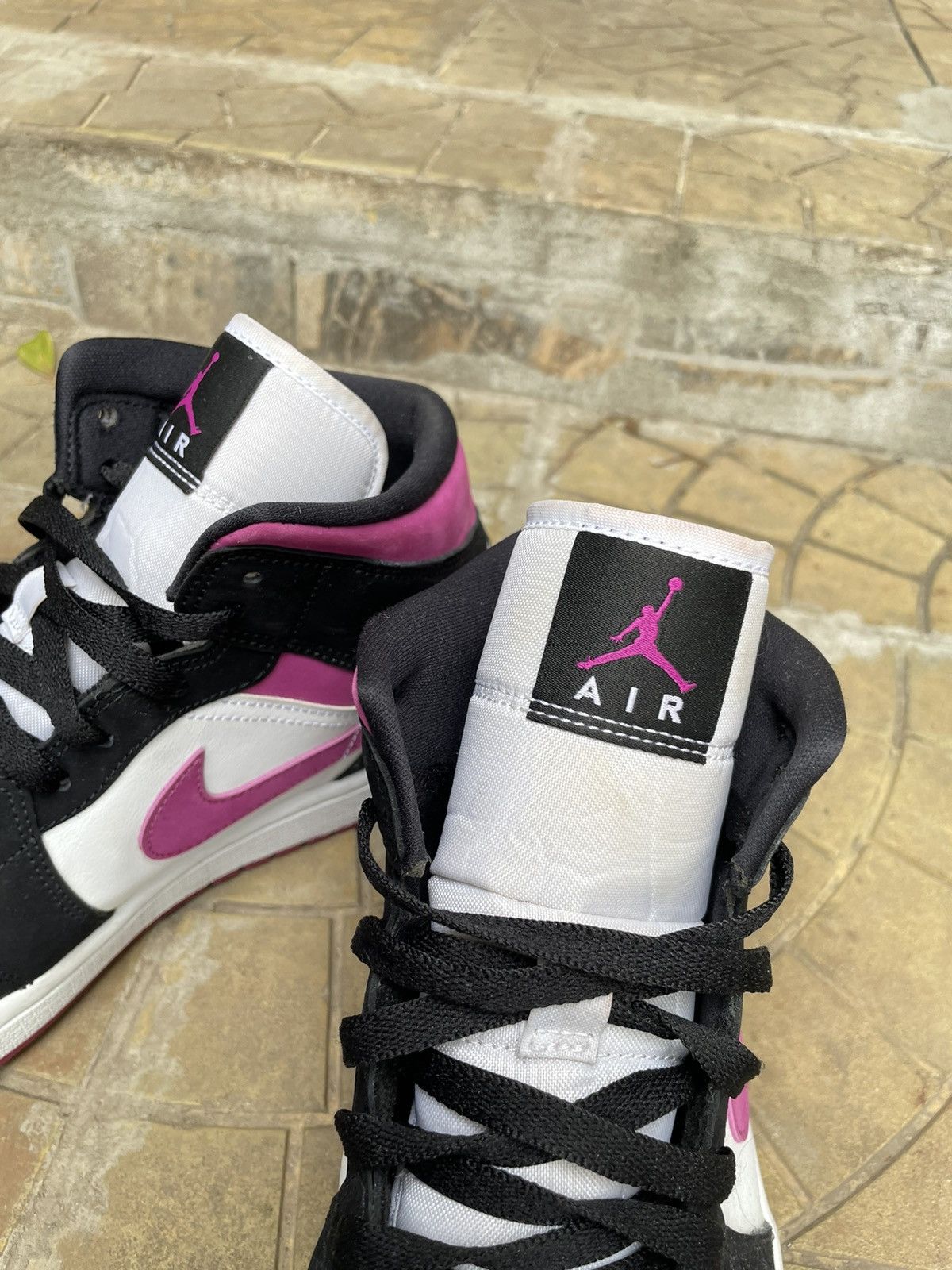 Nike Nike Air Jordan 1 Mid Cactus Flower 2020 Magenta Size 9.5 Size US 9.5 / IT 39.5 - 6 Thumbnail