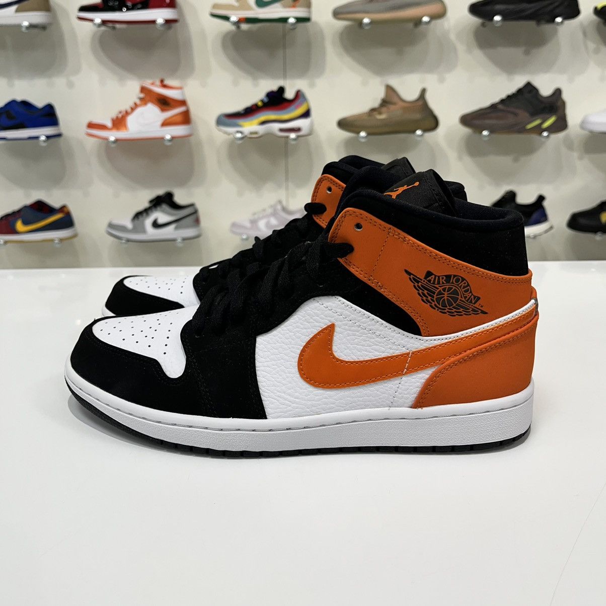 Nike Air Jordan 1 Mid Shattered Backboard Size US 10 / EU 43 - 2 Thumbnail