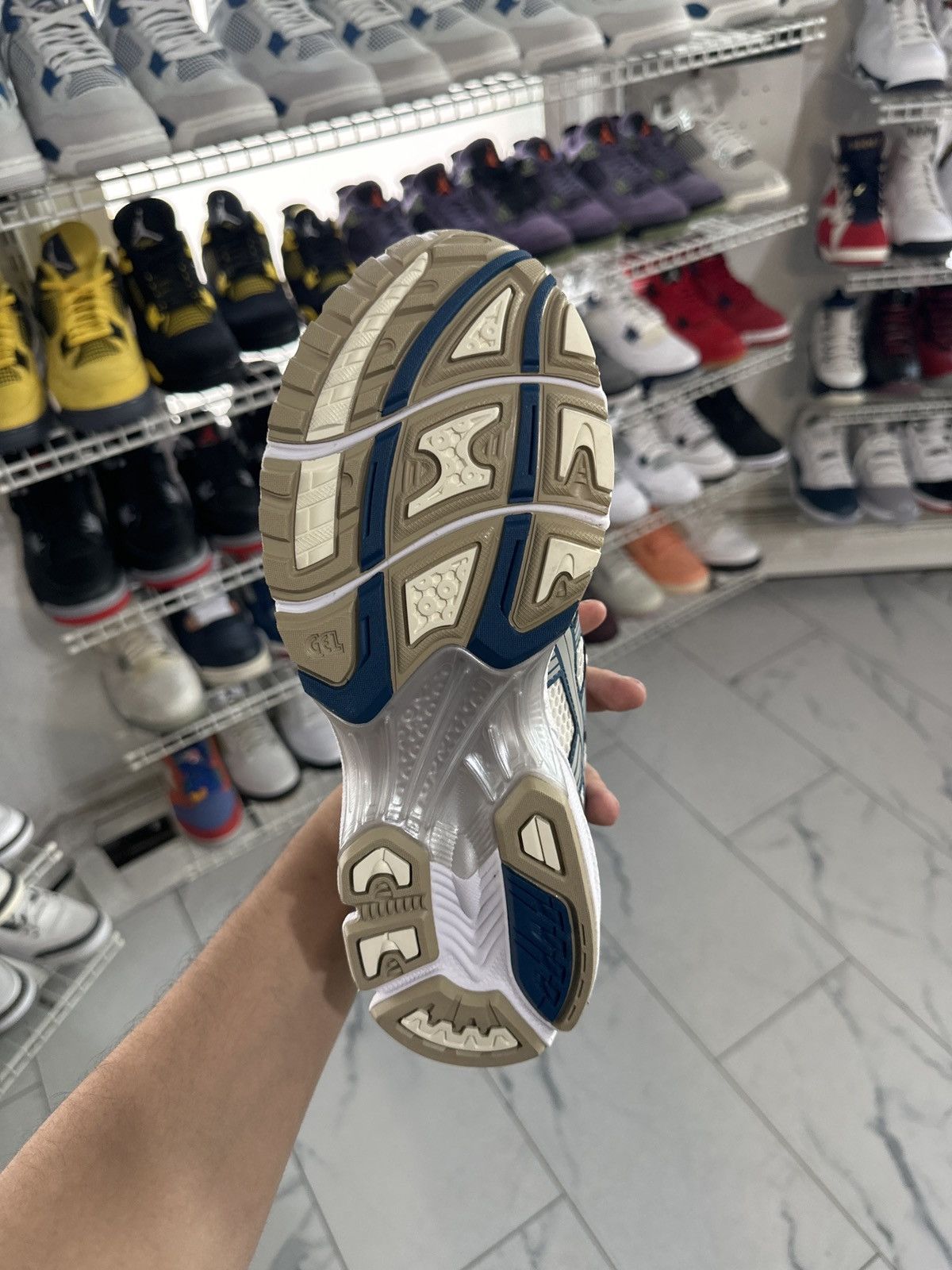 Asics ASICS Gel-Kayano 14 Size US 9 / EU 42 - 7 Thumbnail