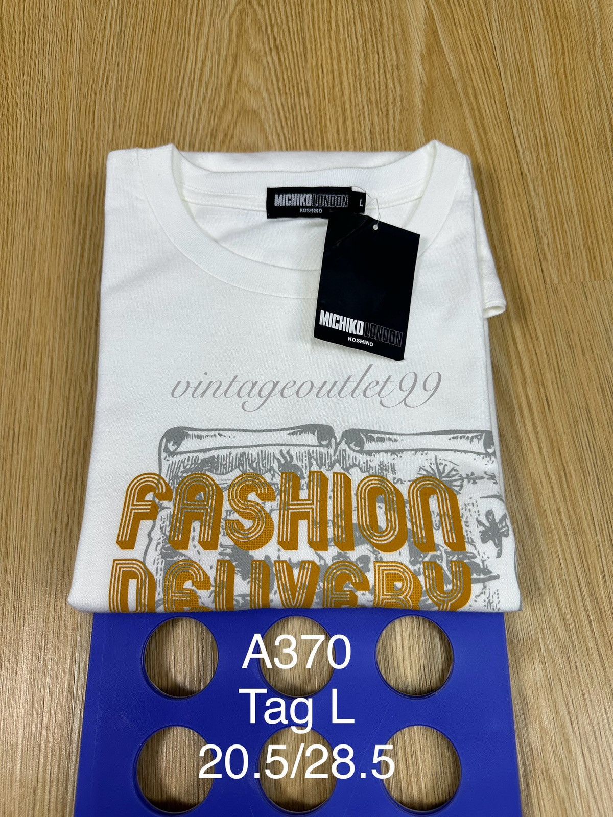 Michiko Koshino Vintage Michiko London Koshino Nos Tshirt A370 Size US L / EU 52-54 / 3 - 12 Thumbnail